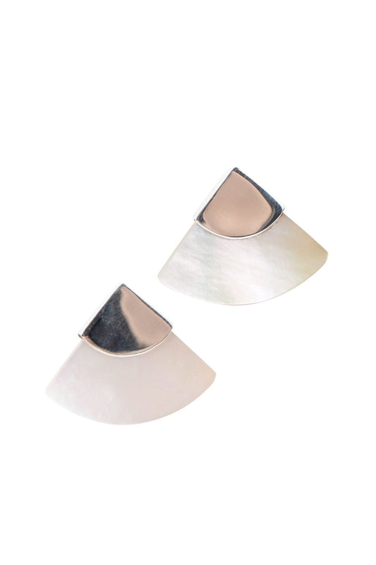 Earrings post capped fan MOP/strlg .75 nat/silver