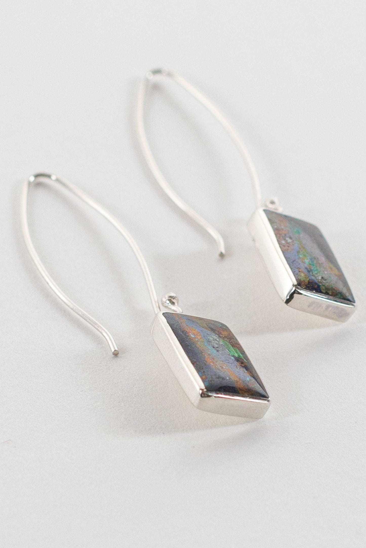 Earrings long hook/rect azurite/strlg 2L dark grn