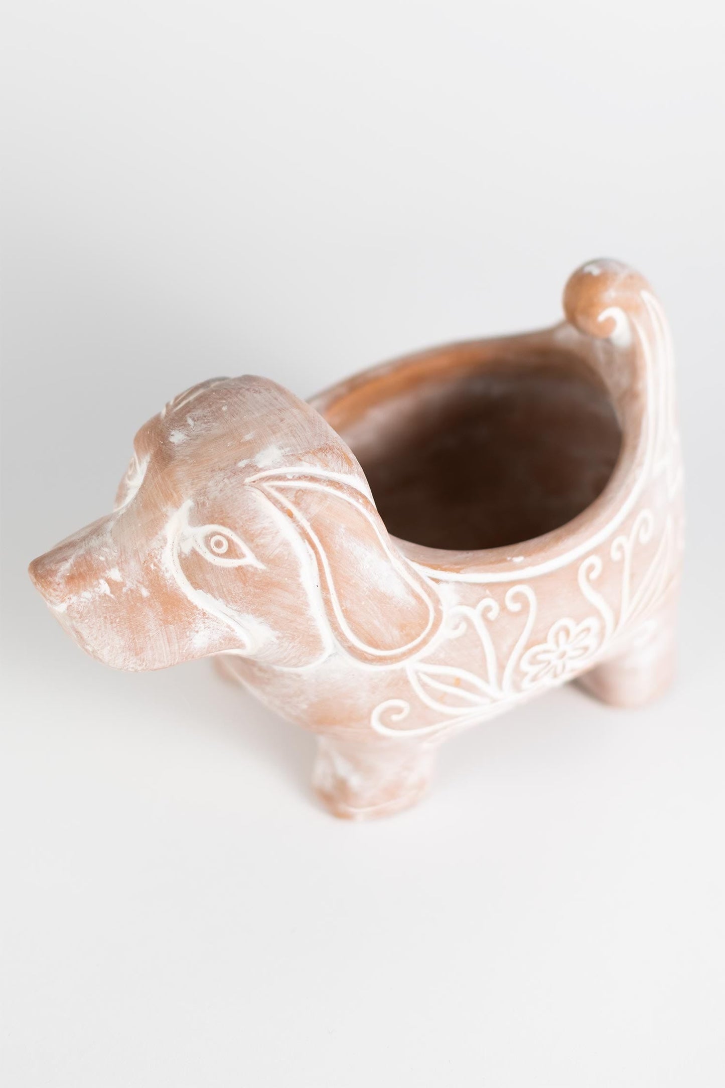 Planter dog t-cotta 9Lx6H whitewash