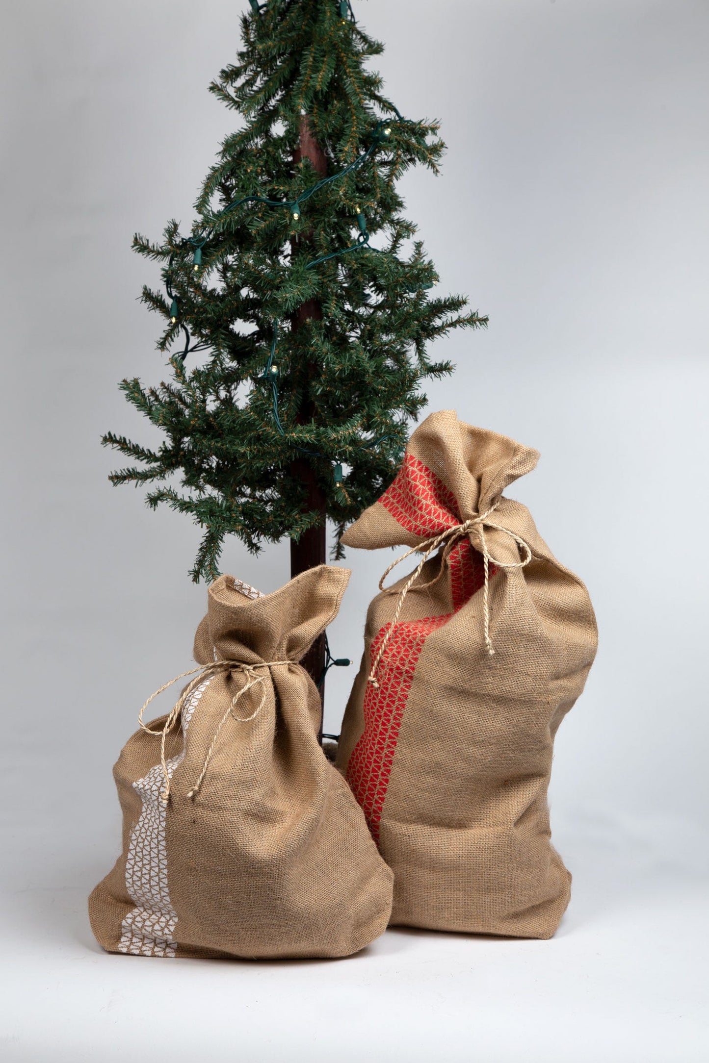 Bag f/gifts w/tie M/3 jute 16Wx19H natural/white