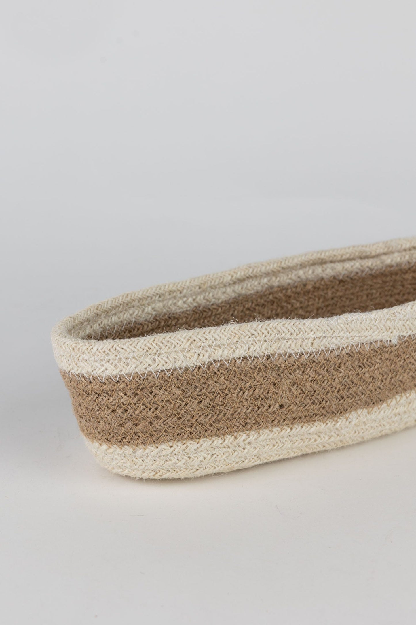 Basket oval f/bread stitch jute 10Lx4Wx3H tan/brn