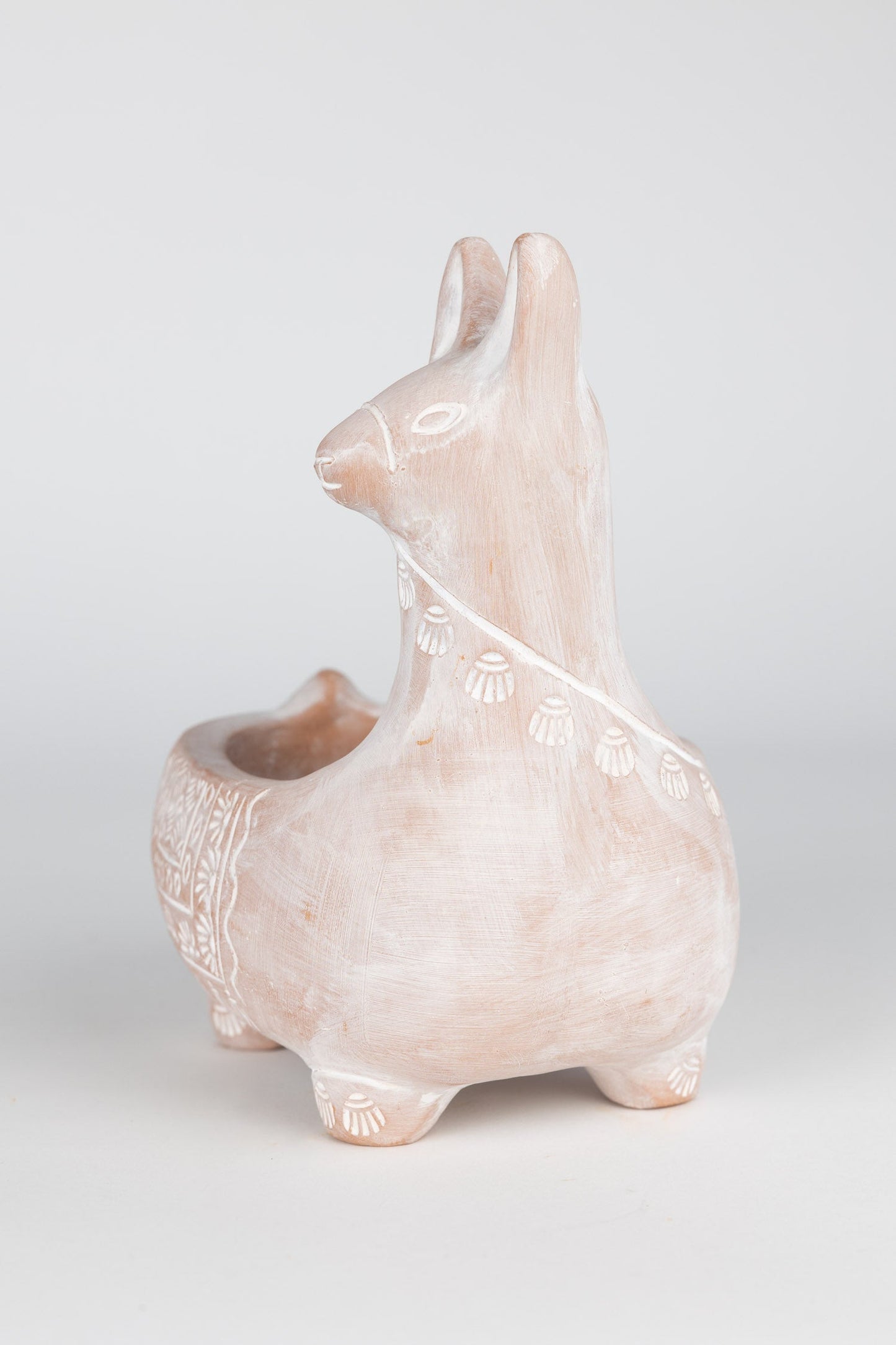Planter M llama t-cotta 6.75Lx5.75Wx9H whitewash
