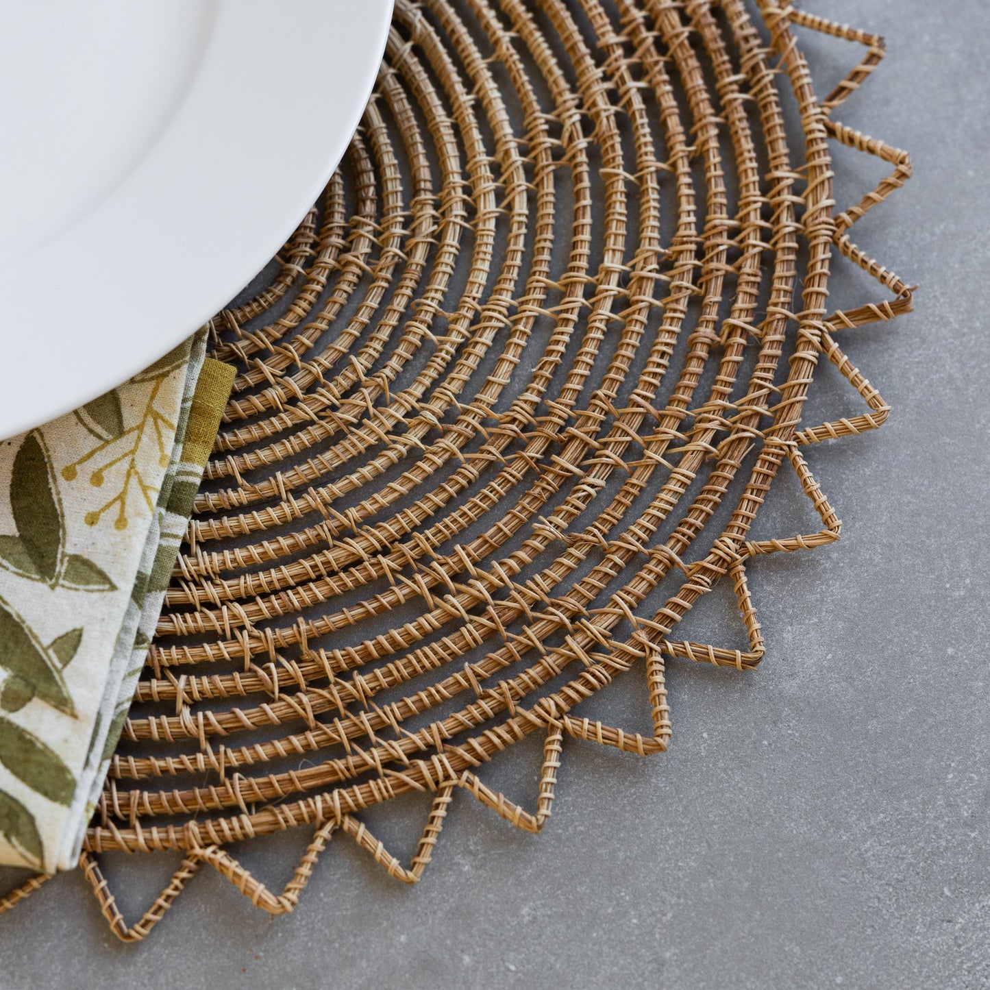 Placemat round zig-zag edge M/2 p-fiber 13.5D nat