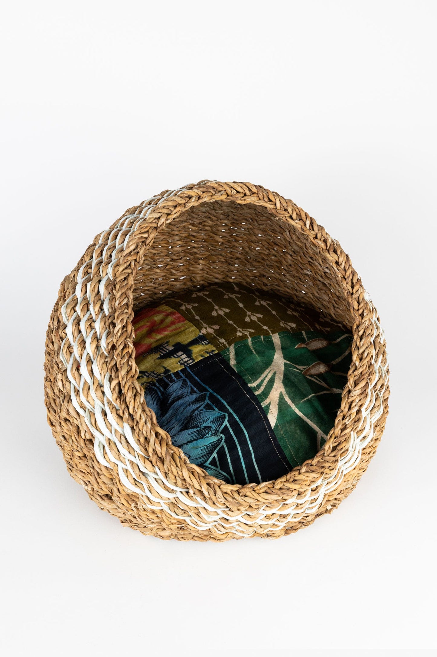 Basket f/cat w/pillow sari/hogla 13D brown/asst