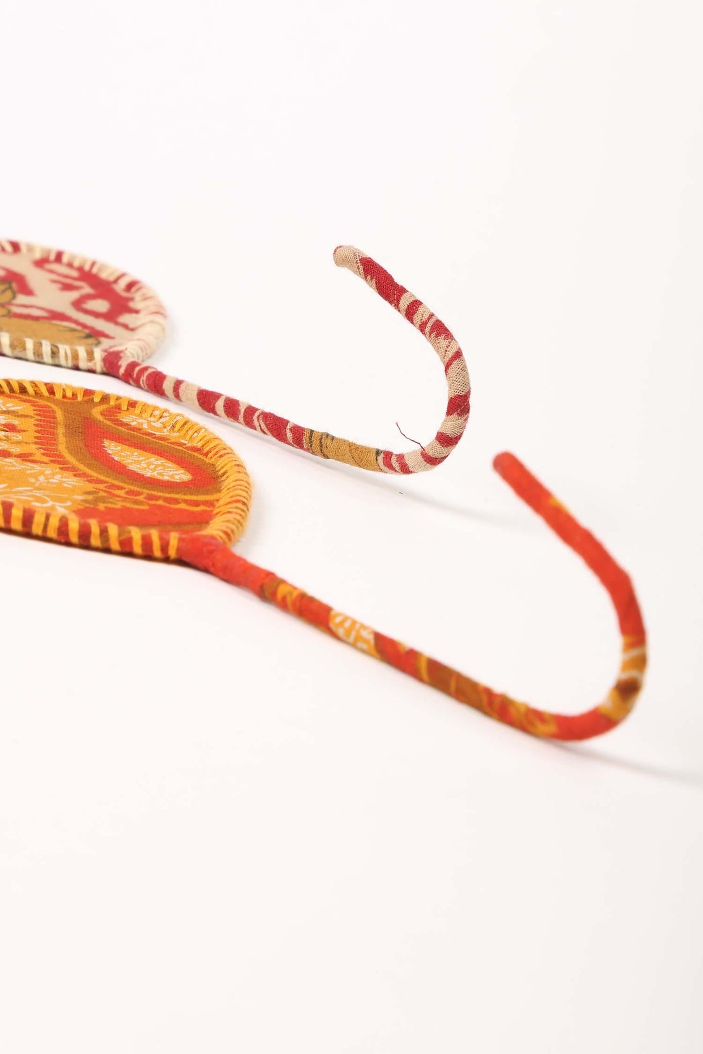 Wall hanging hook heart sari/metal 4Wx8H asst