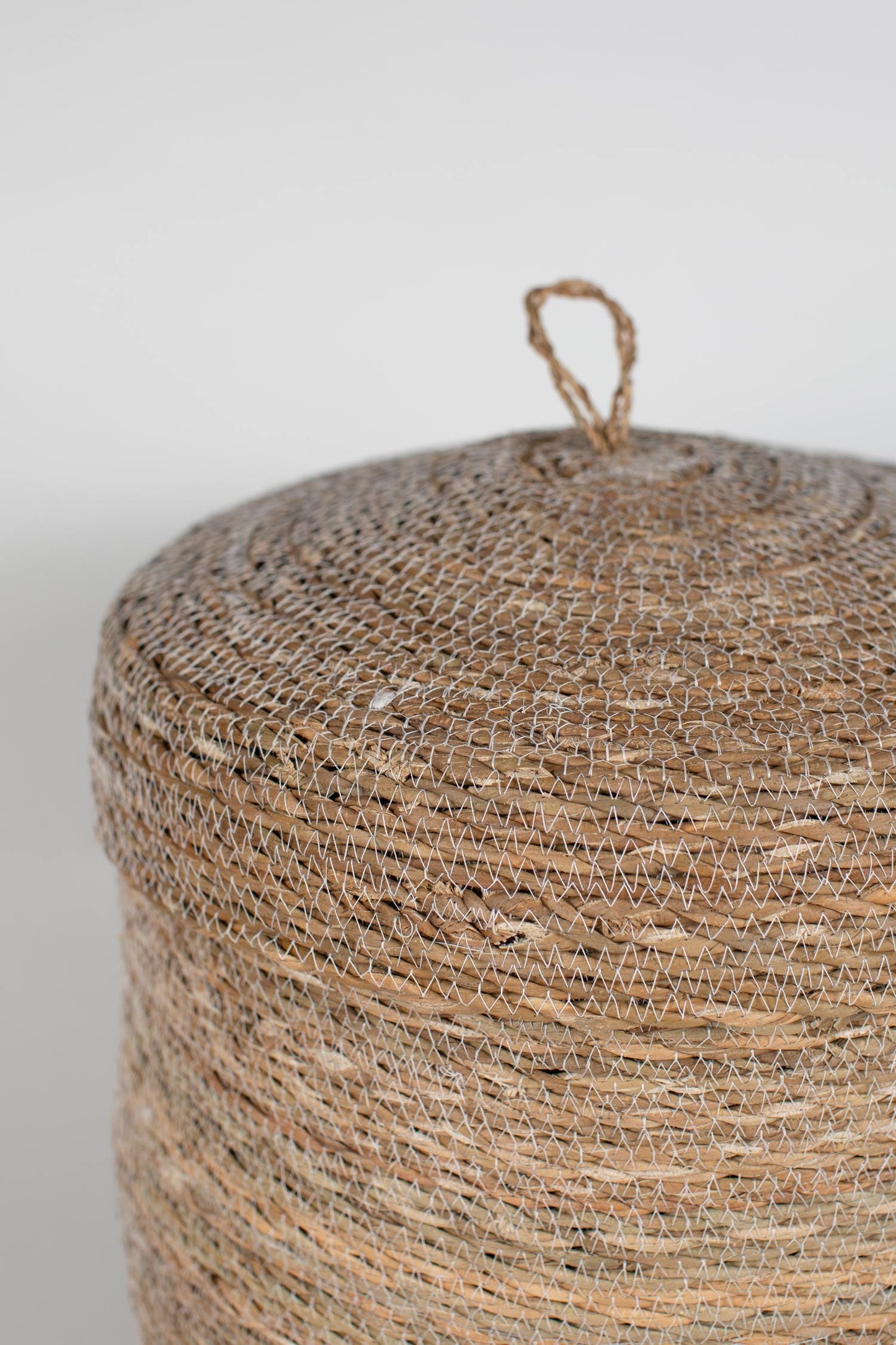 Basket domed w/lid machine stitch hogla 12Dx13 nat