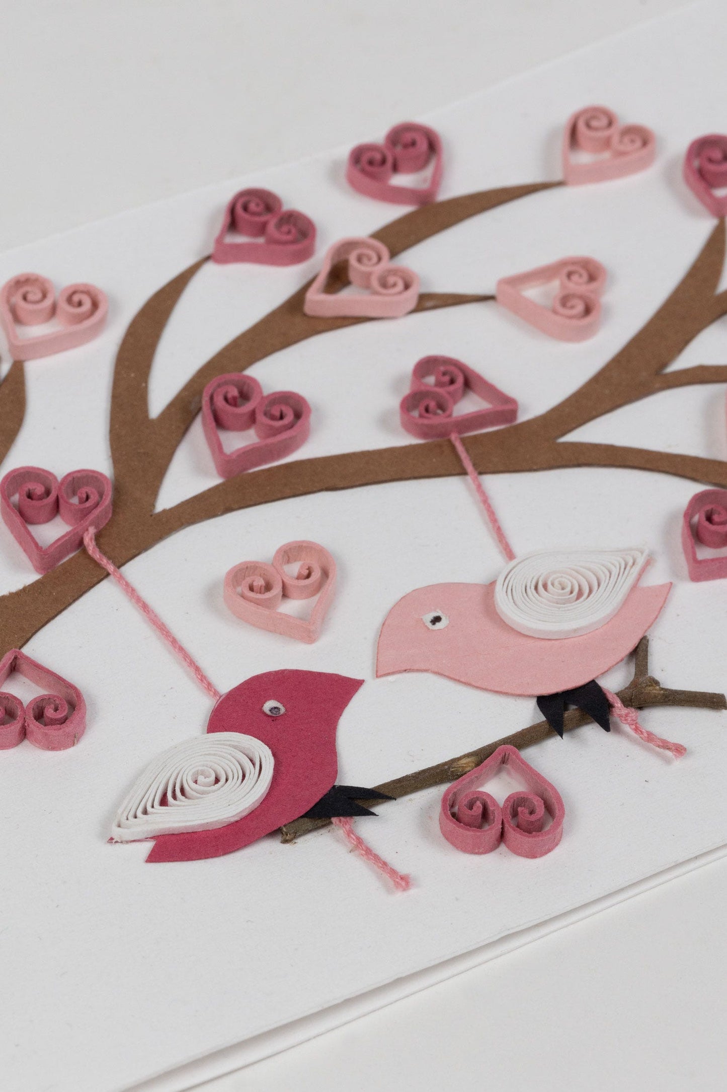 Card birds on branch/swing M/3 ppr 5x7 wht/pnk/red