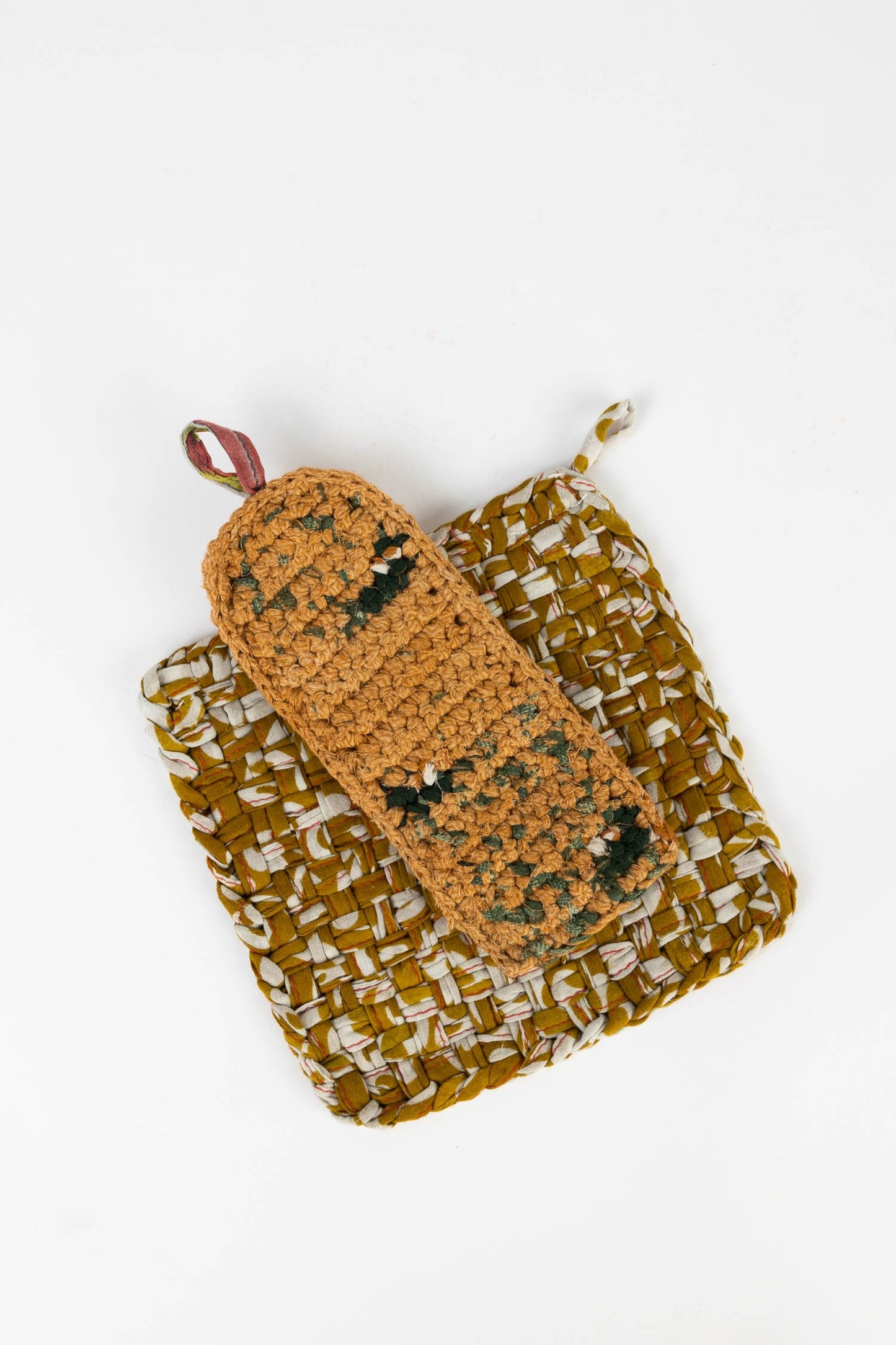 Hot mat panhandler s/2 crochet sari 6sq/6L asst
