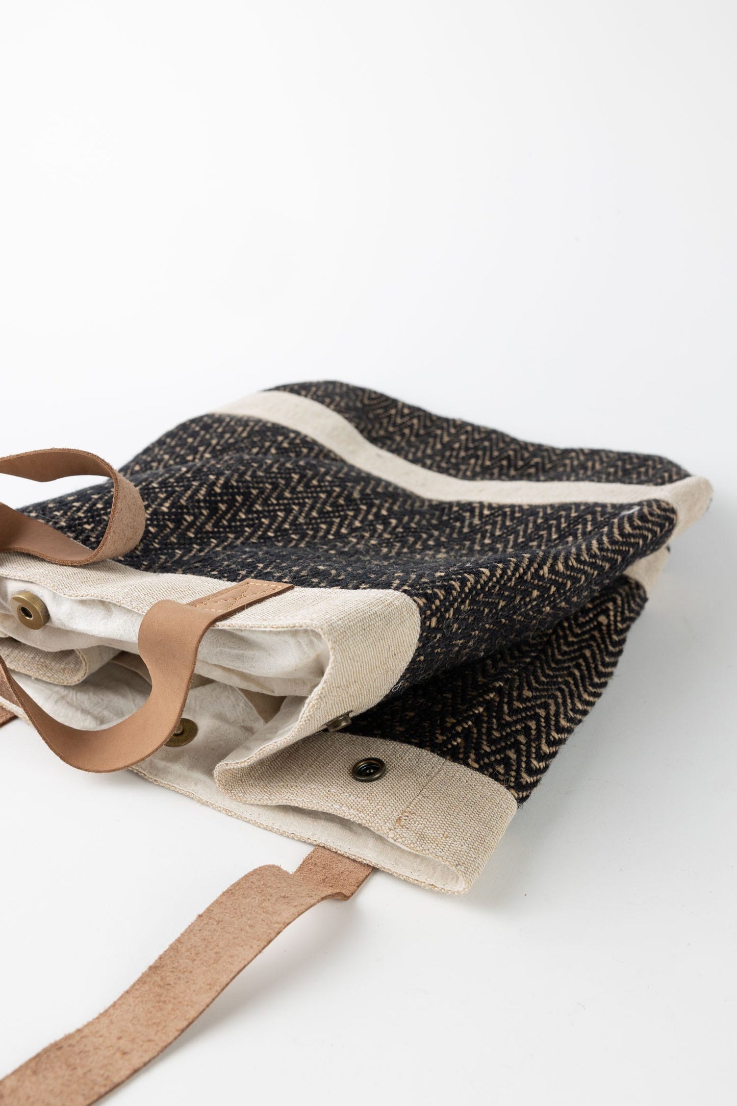 Bag tote sable jute/cotton/leather 15Wx13H blk/crm