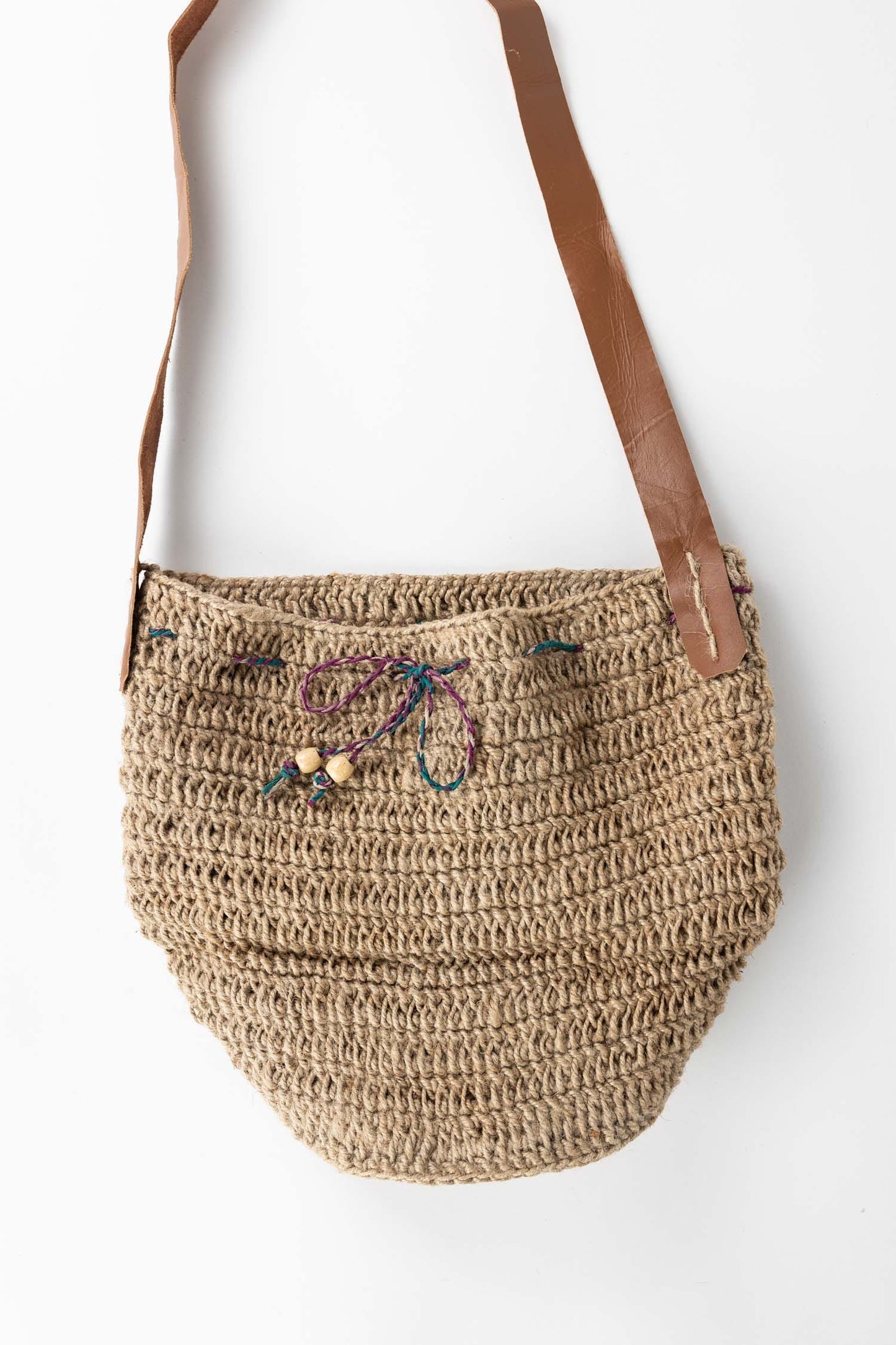 Bag bucket crochet jute/lthr 8Dx10.5H nat/brn/asst