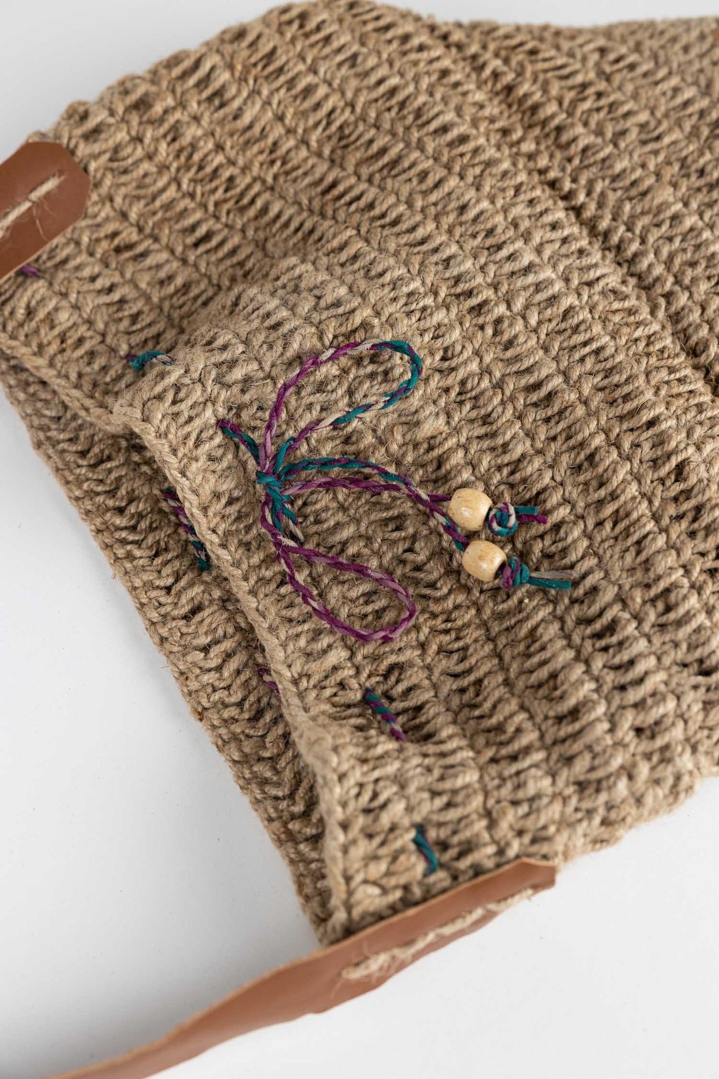 Bag bucket crochet jute/lthr 8Dx10.5H nat/brn/asst
