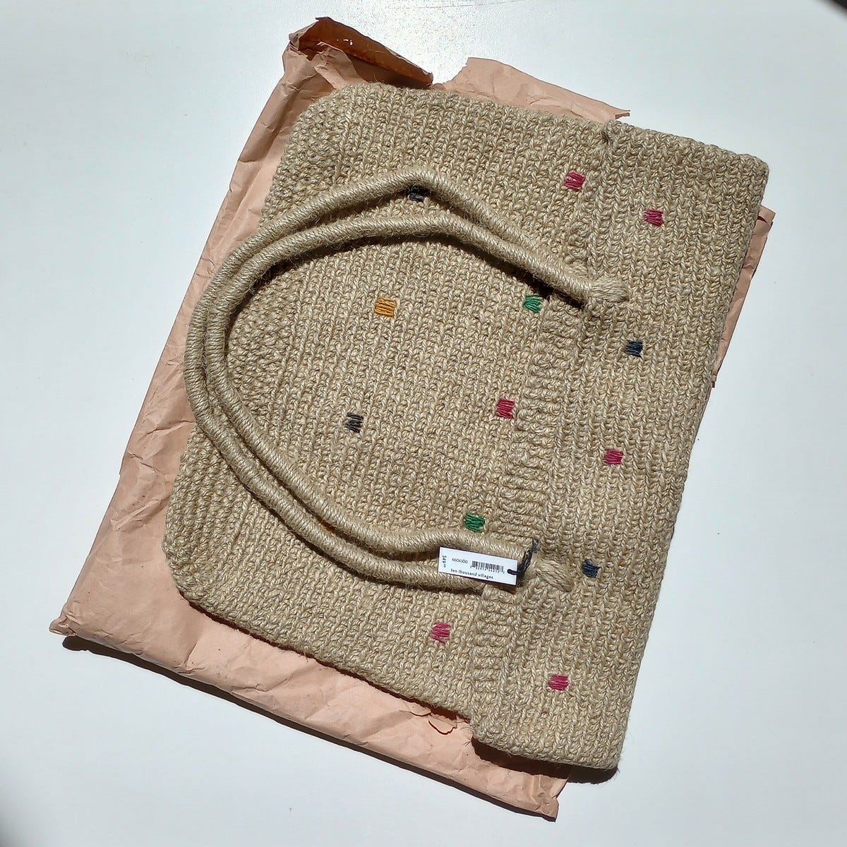 Bag shoulder dots jute 16Wx13.75H nat/asst