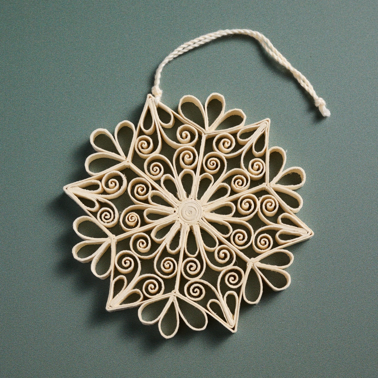 Ornament snowflake M/5 paper 4D ivory