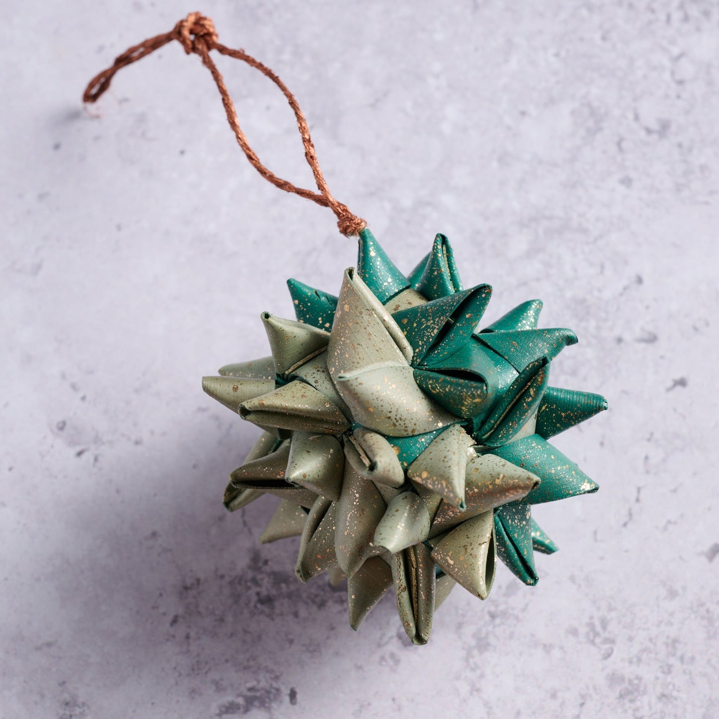 Ornament ball M/5 folded palm leaves 3D greens