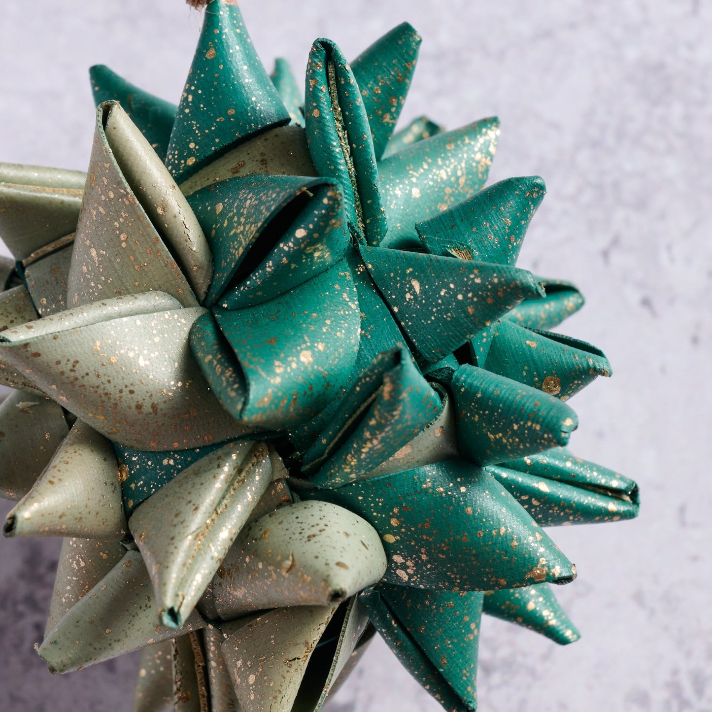 Ornament ball M/5 folded palm leaves 3D greens