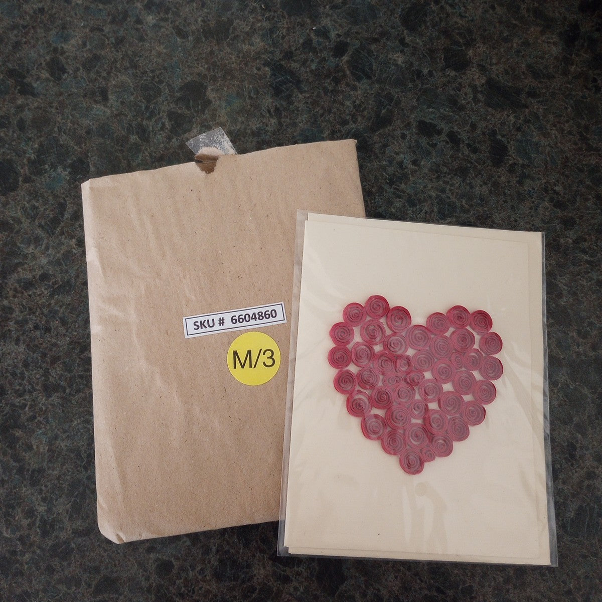 Card quilled heart M/3 paper 4x6 cream/red