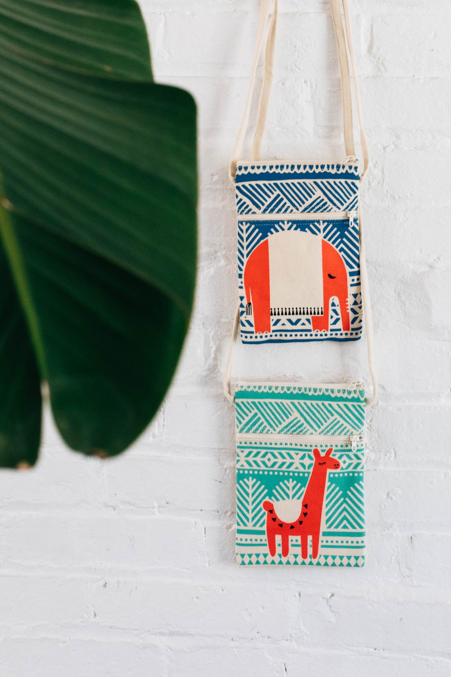 Bag elephant crossbody cotton 5Wx8H crm/blue/red