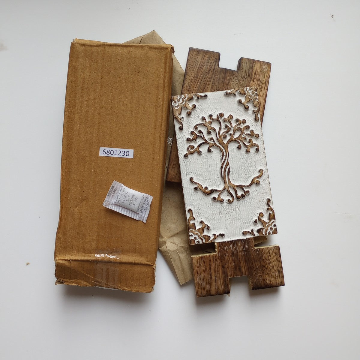 Cell phone stand tree wood 3.5Wx7.5H nat/wht