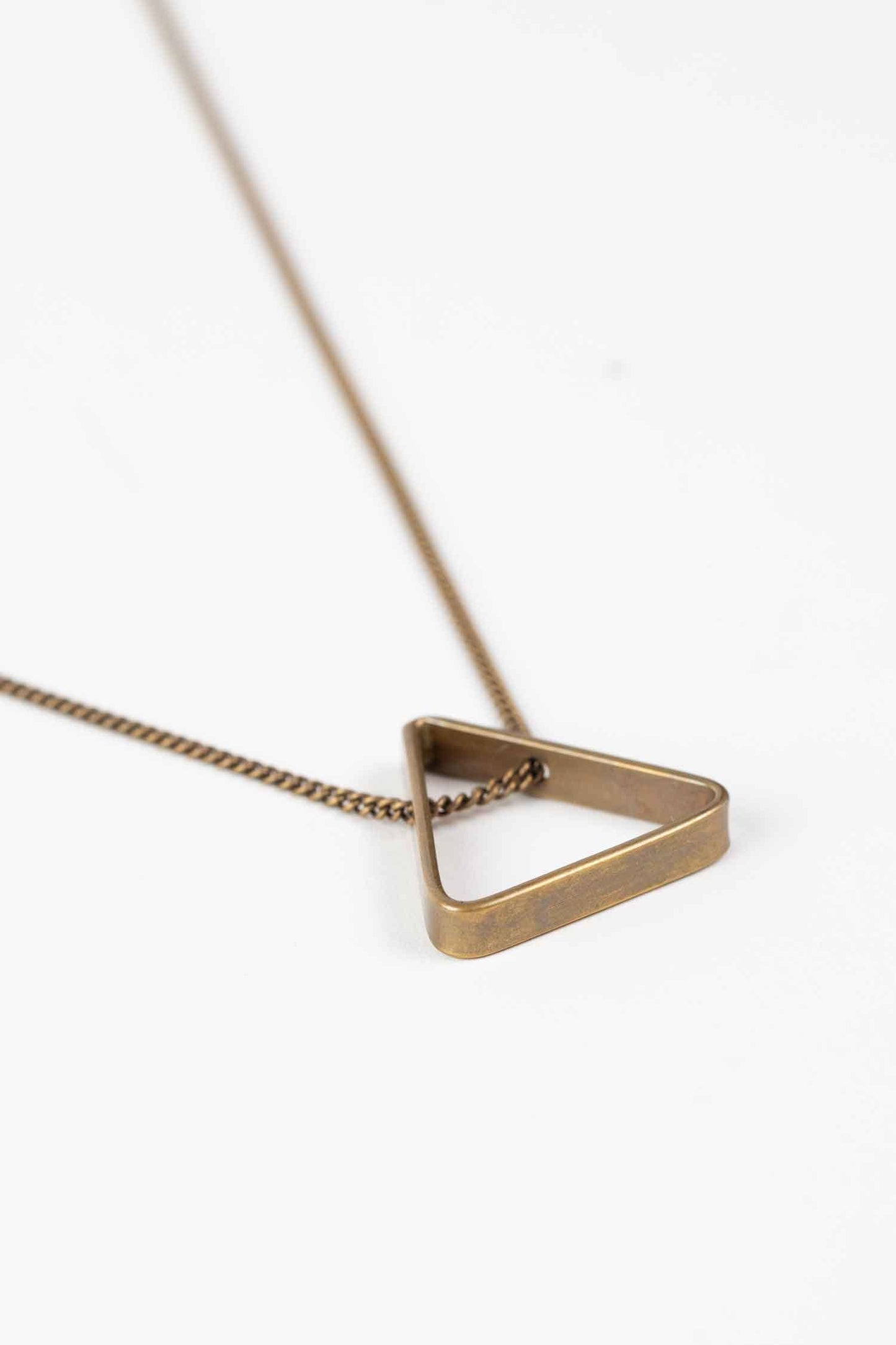Necklace sliding triangle pend heavy chain 32L br