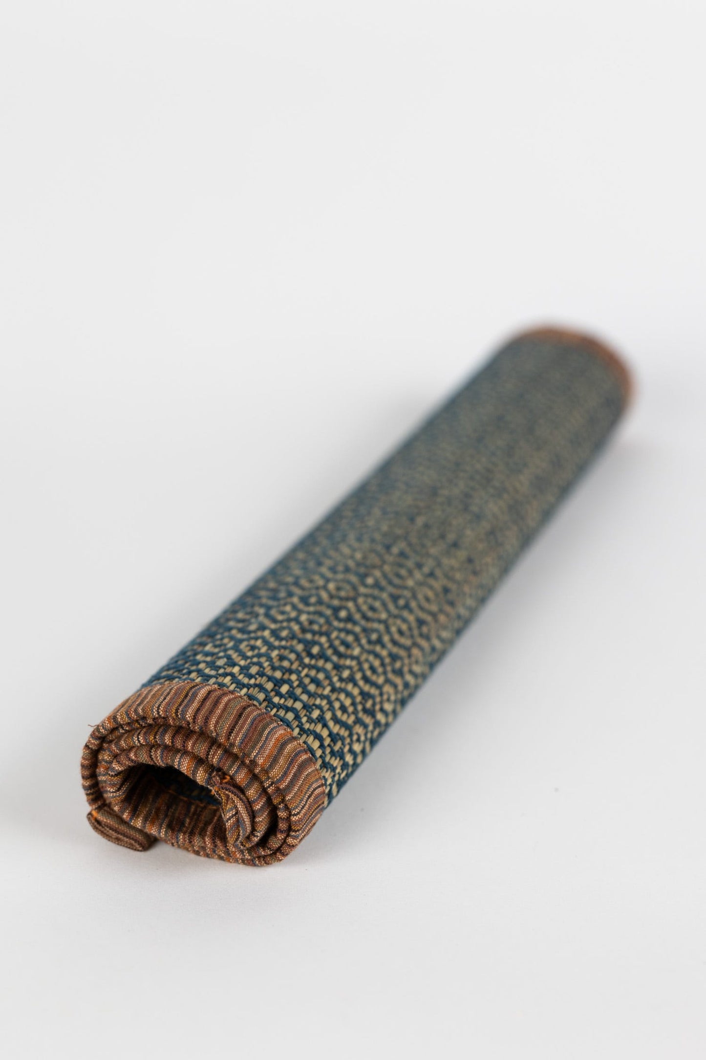 Placemat bound M/2 woven grass 20x14 brn/dk teal
