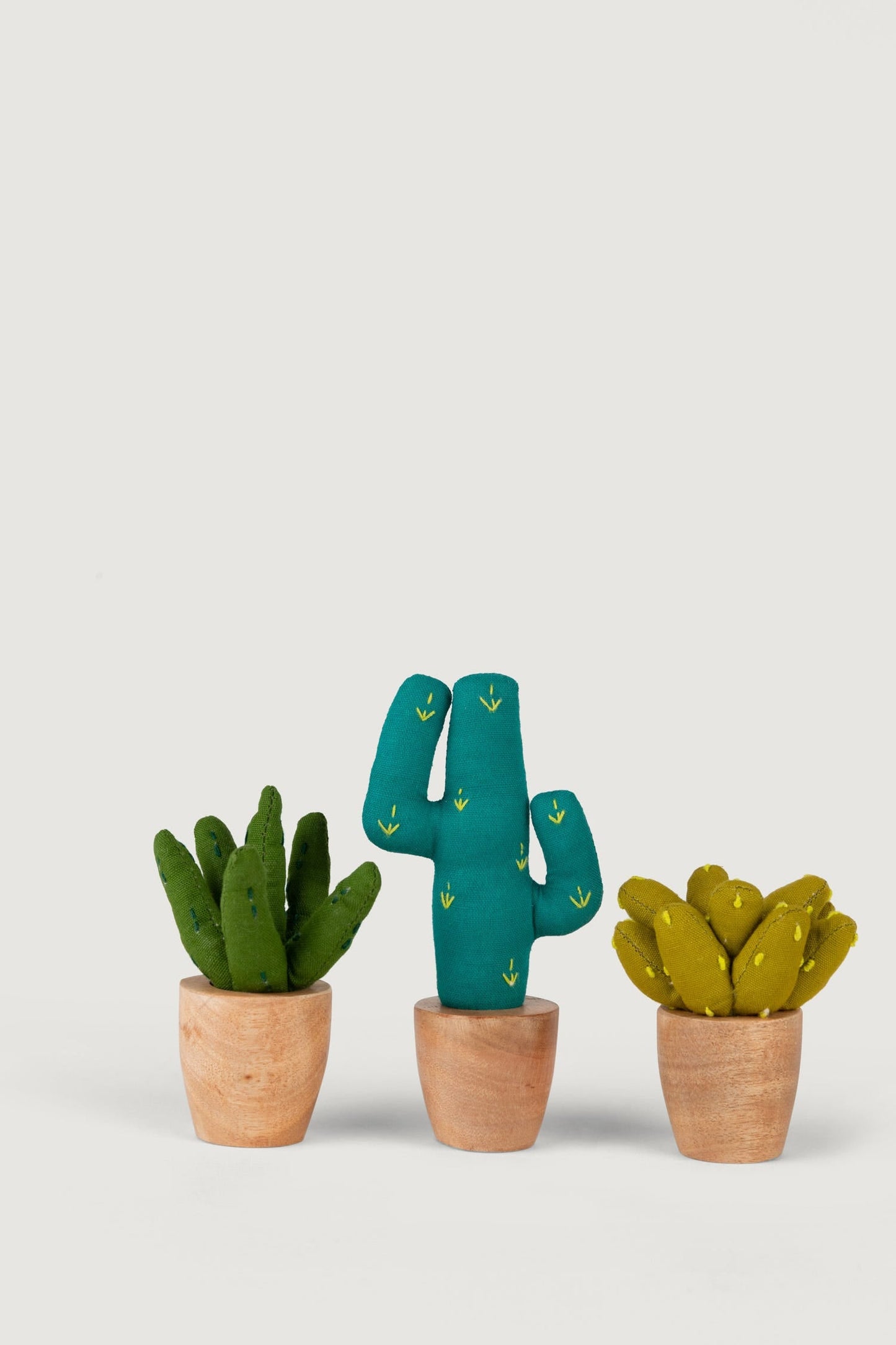 Statue cactus saguaro M/3 cotton/wd 4.5H grn/nat
