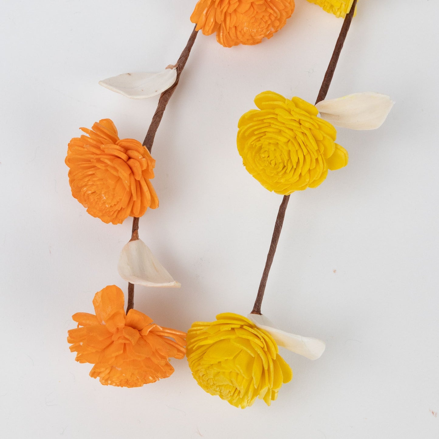 Flowers on stems M/2 shola flower 17L yel/orng