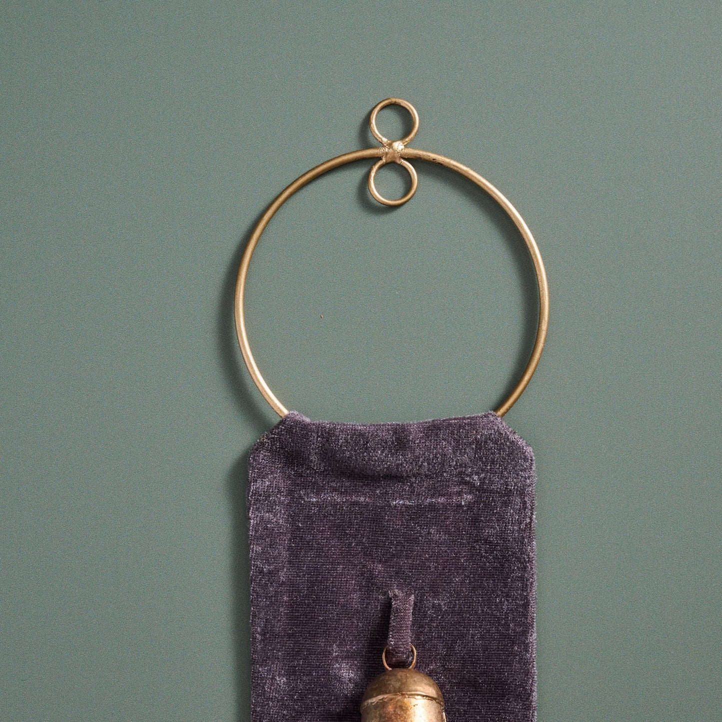 Door hanger w/3 bells velvet/brass 18Lx3.5W gry/br
