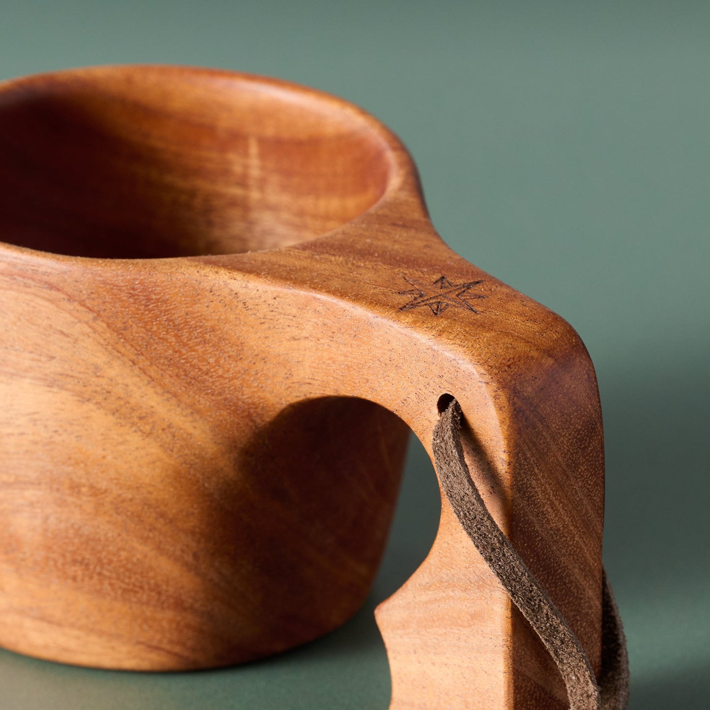 Mug kuksa w/strap neem wood/leather 3Dx2.5H nat