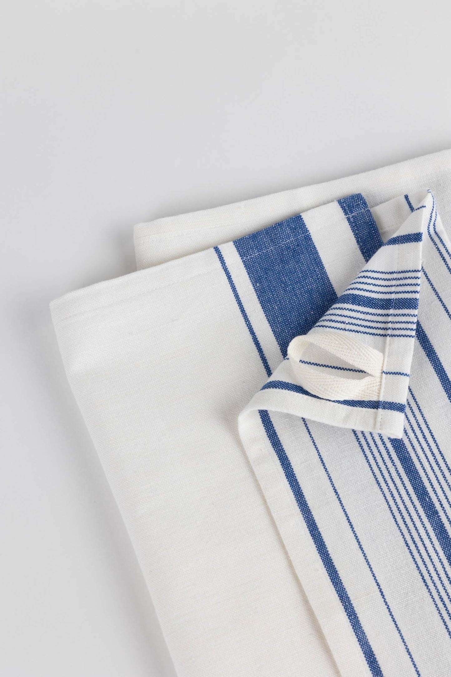 Tea towel multi striped M/3 cotton 27x19 white/blu