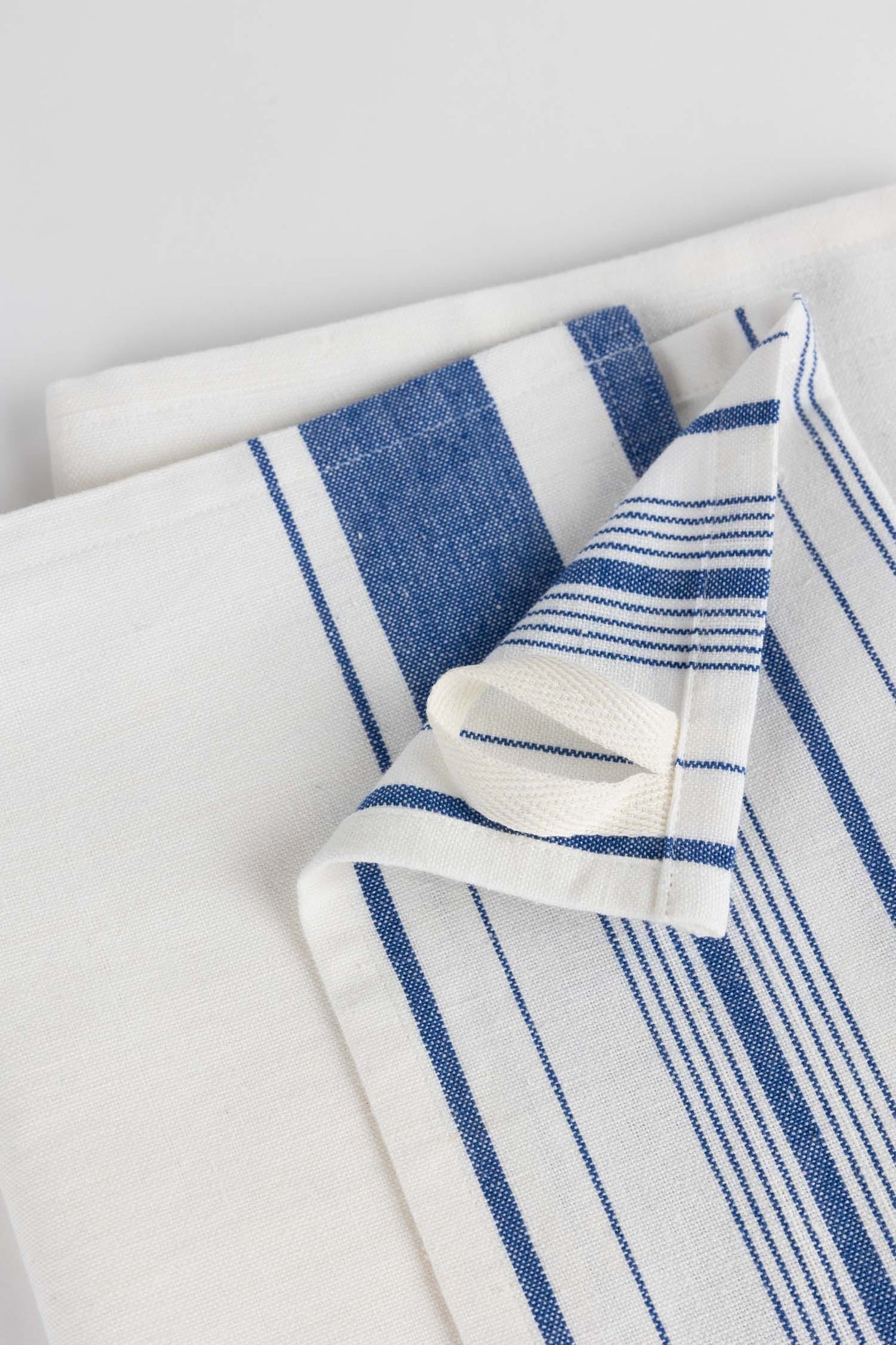 Tea towel multi striped M/3 cotton 27x19 white/blu
