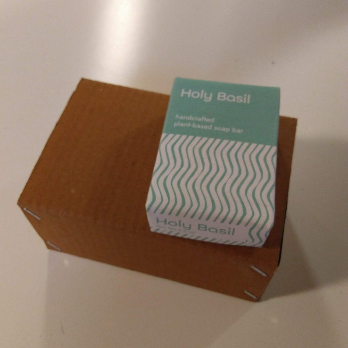 Soap holy basil M/5 3.2oz pale green/white
