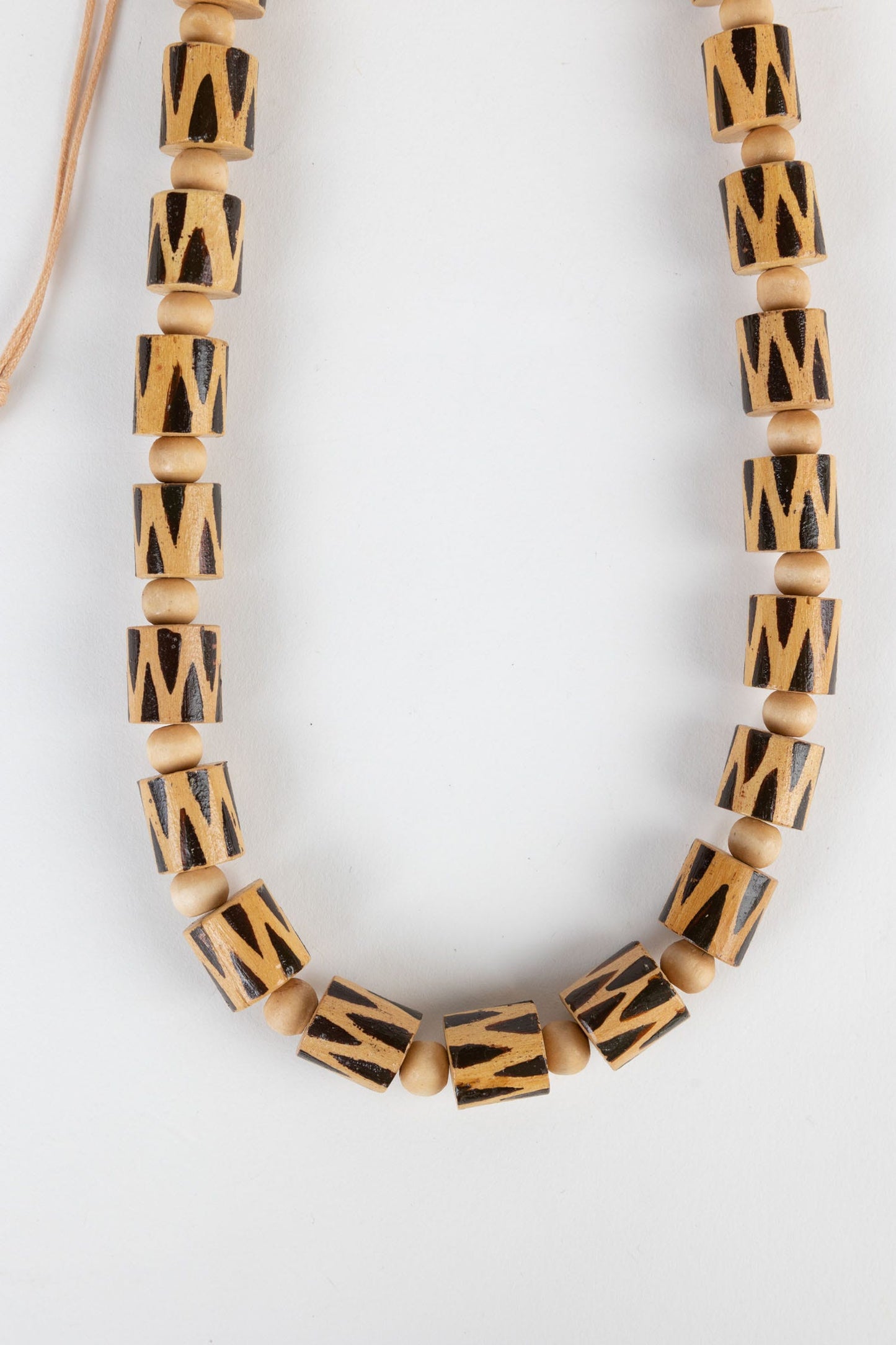 Necklace barrel shapes wood/cord 40L browns