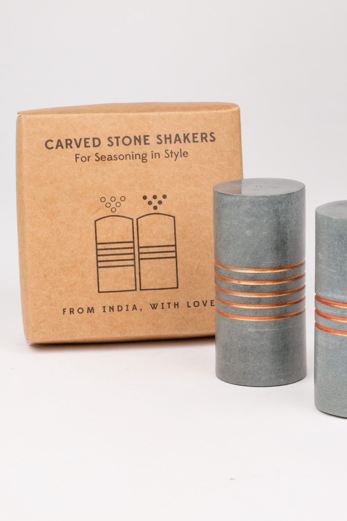Salt & pepper shakers stone 3.5H