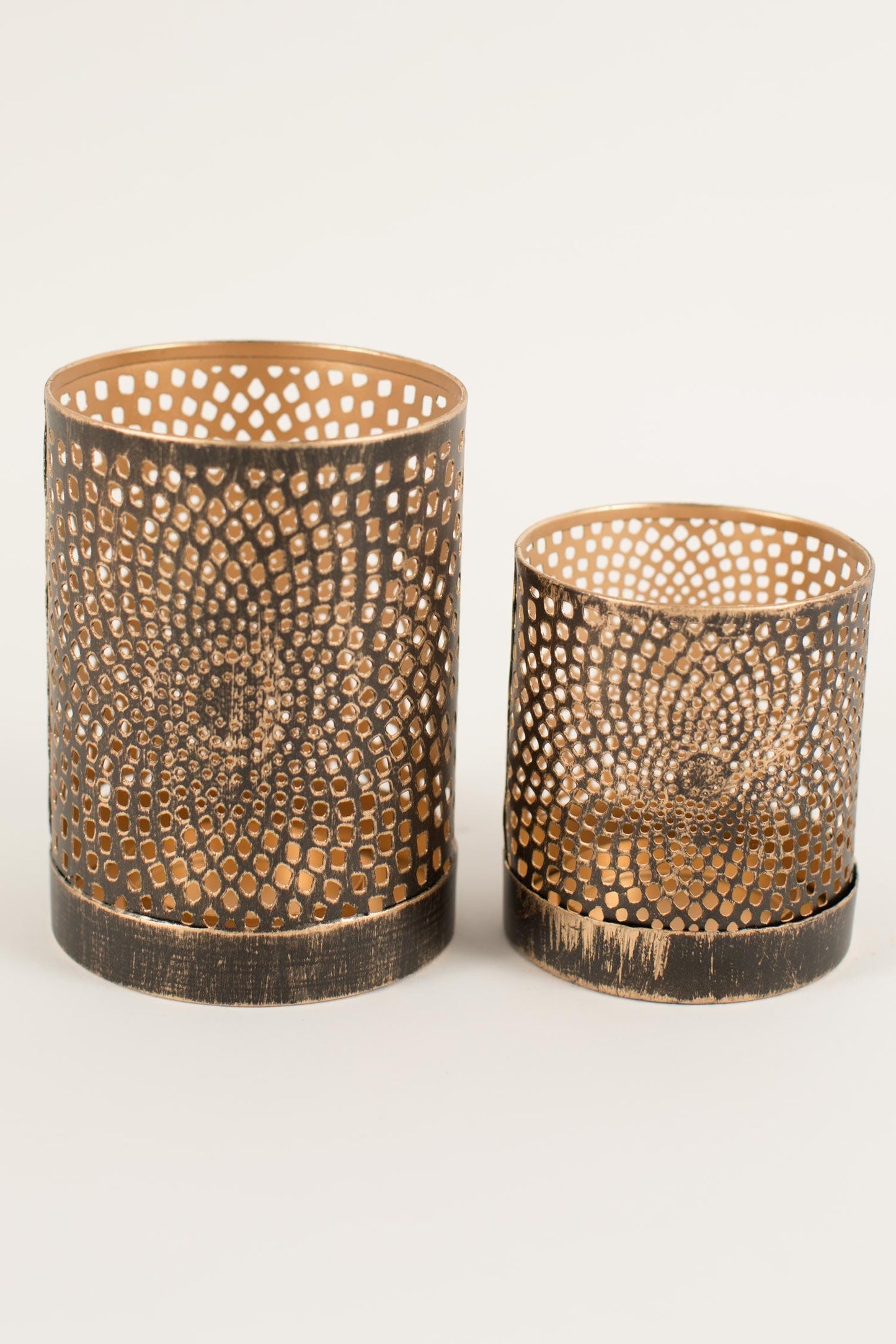 Candleholder cut out mandala metal 3.5Dx4.5H br