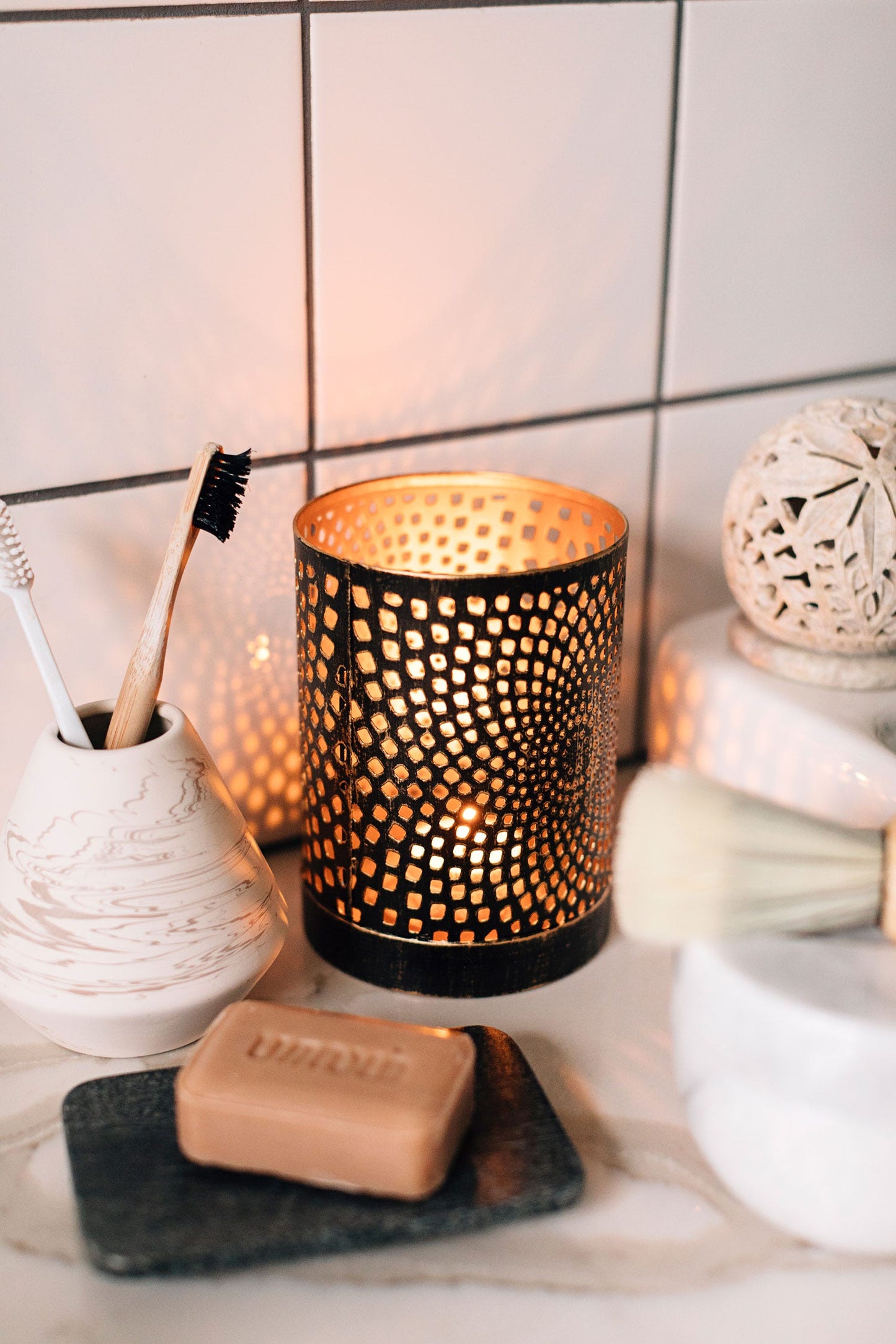 Candleholder cut out mandala metal 3.5Dx4.5H br