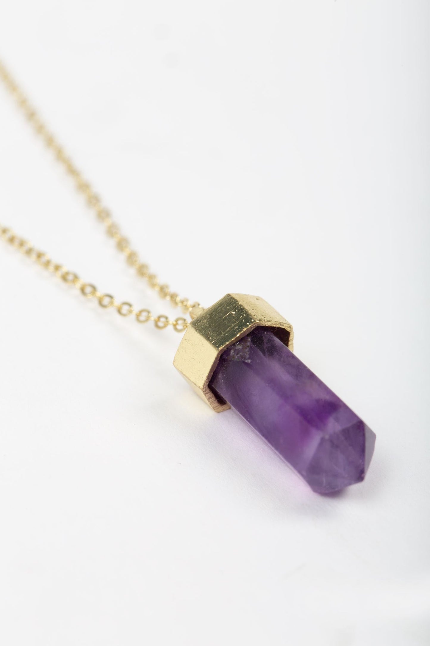 Necklace capped prism pend amethyst 17L gld/prpl