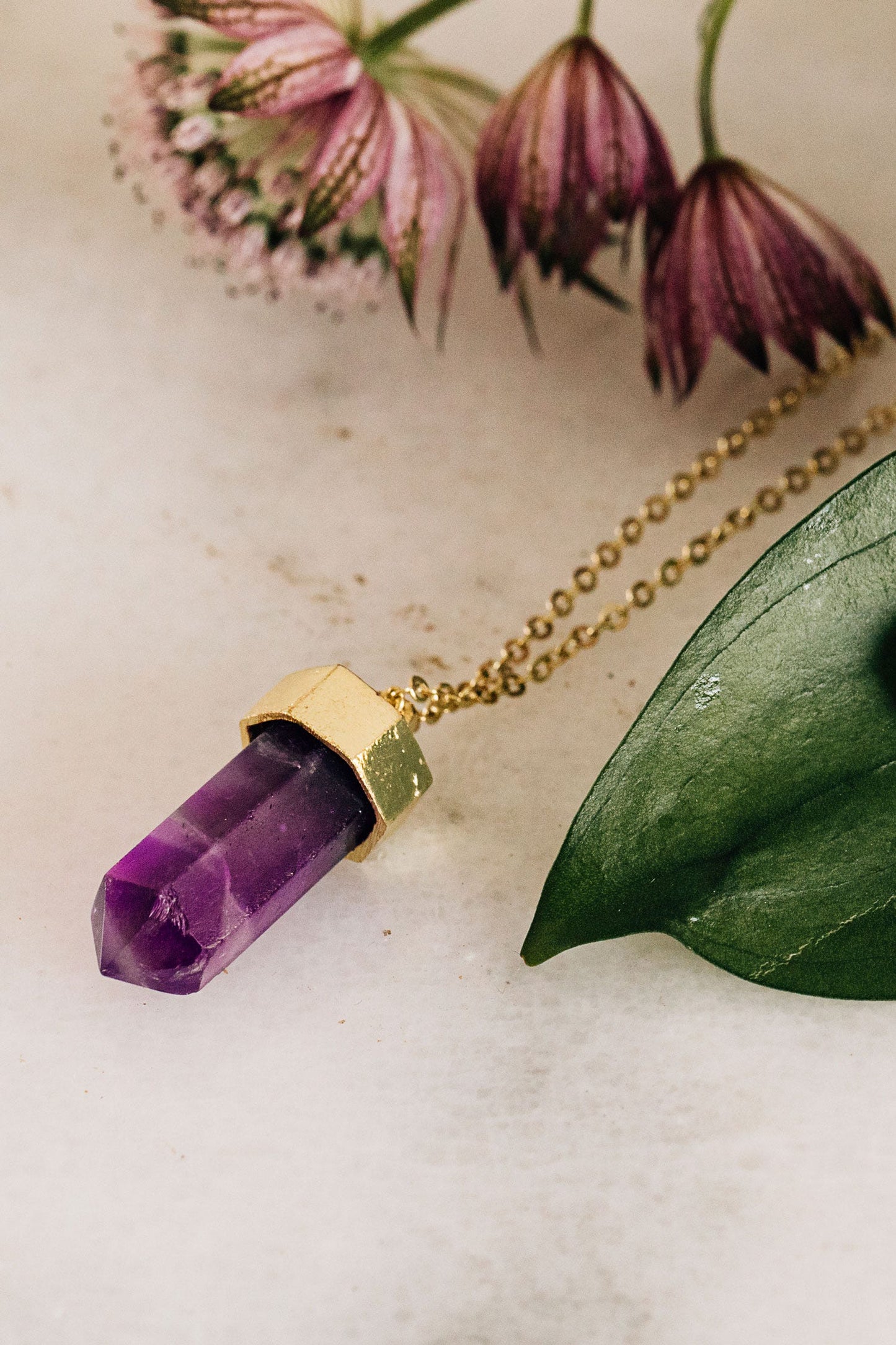 Necklace capped prism pend amethyst 17L gld/prpl