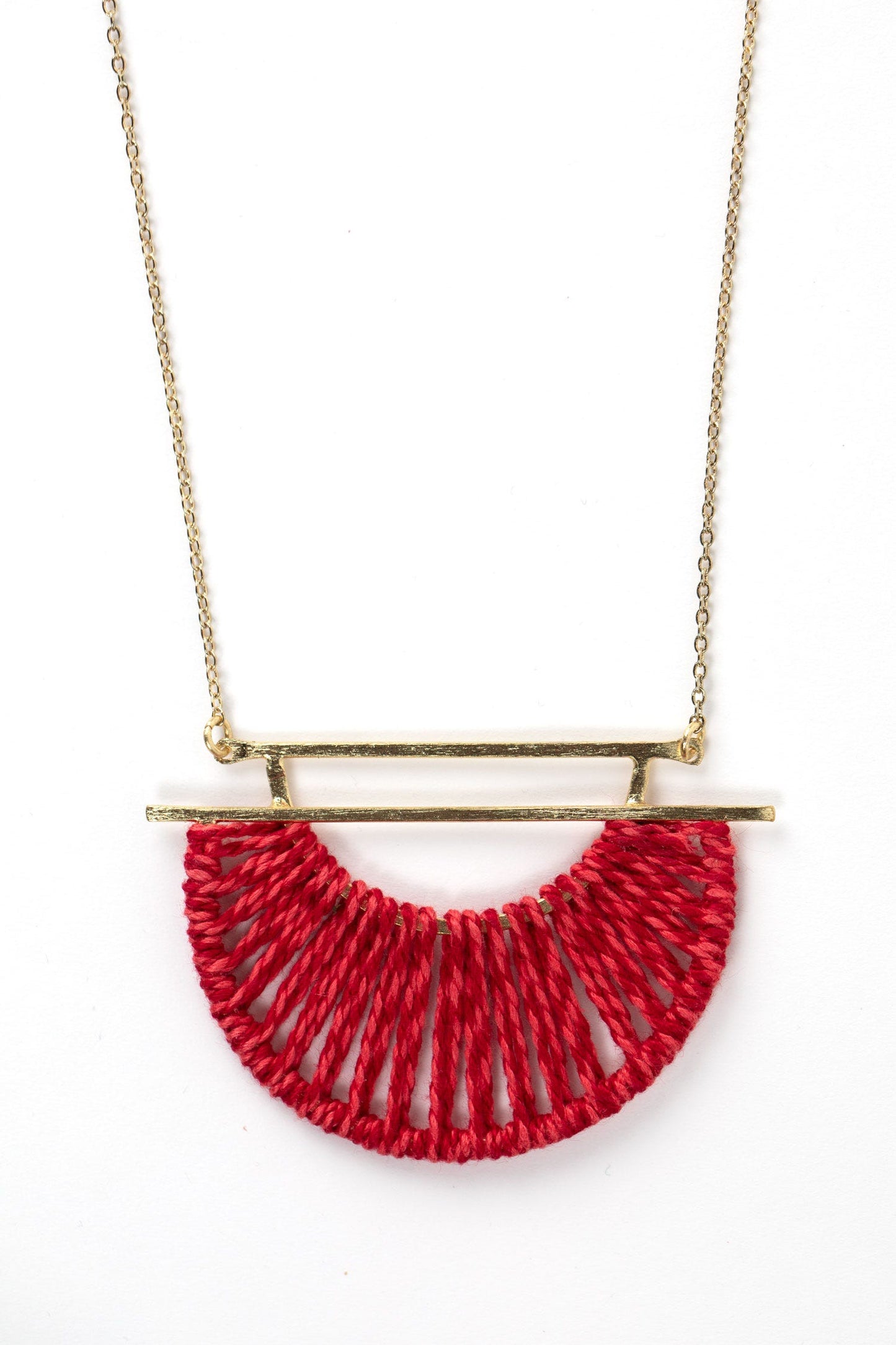 Necklace half circle wrapped pend 36L red/gold