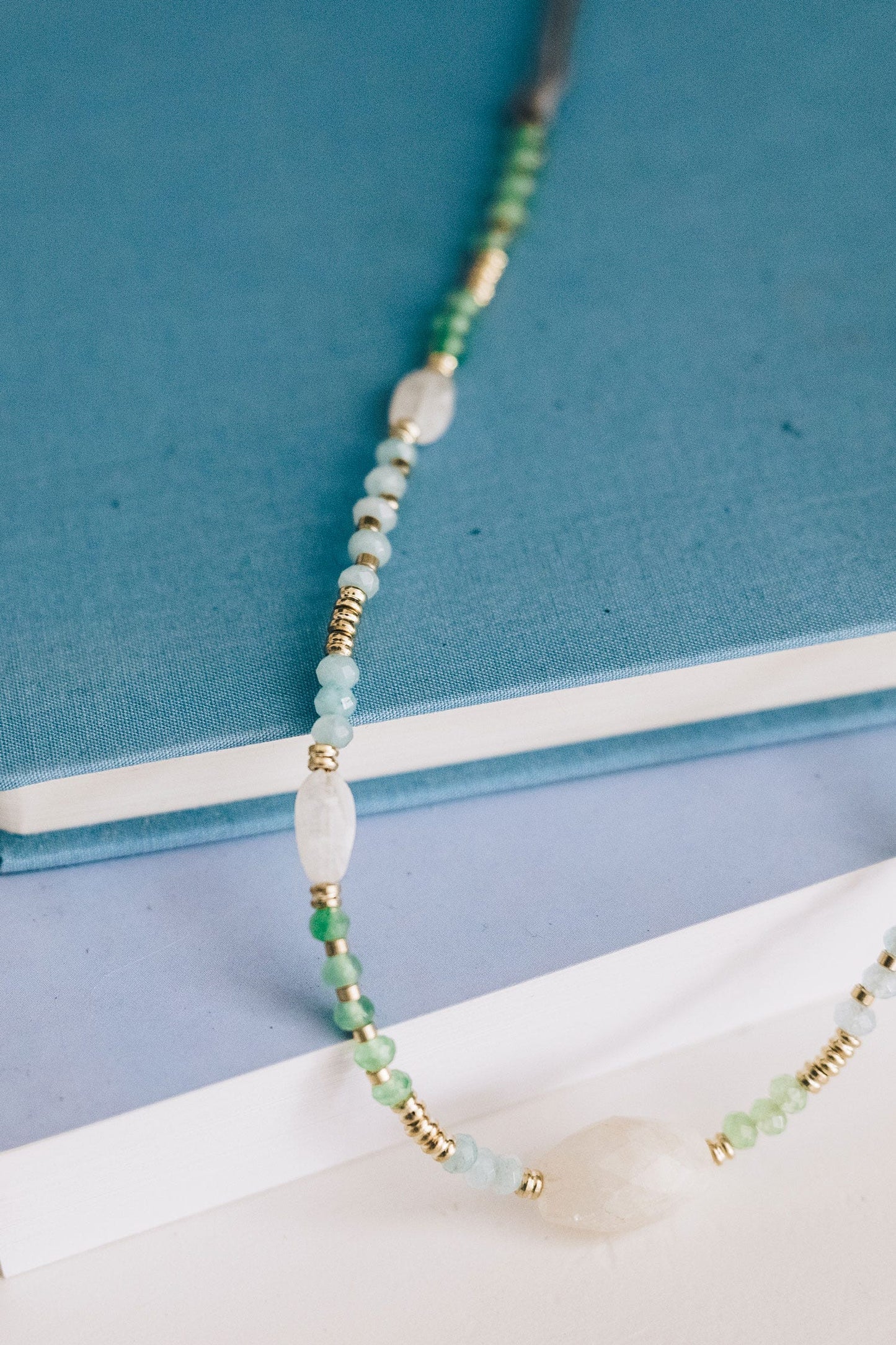 Necklace moonstones/onyx sliding cord 26L wht/aqua