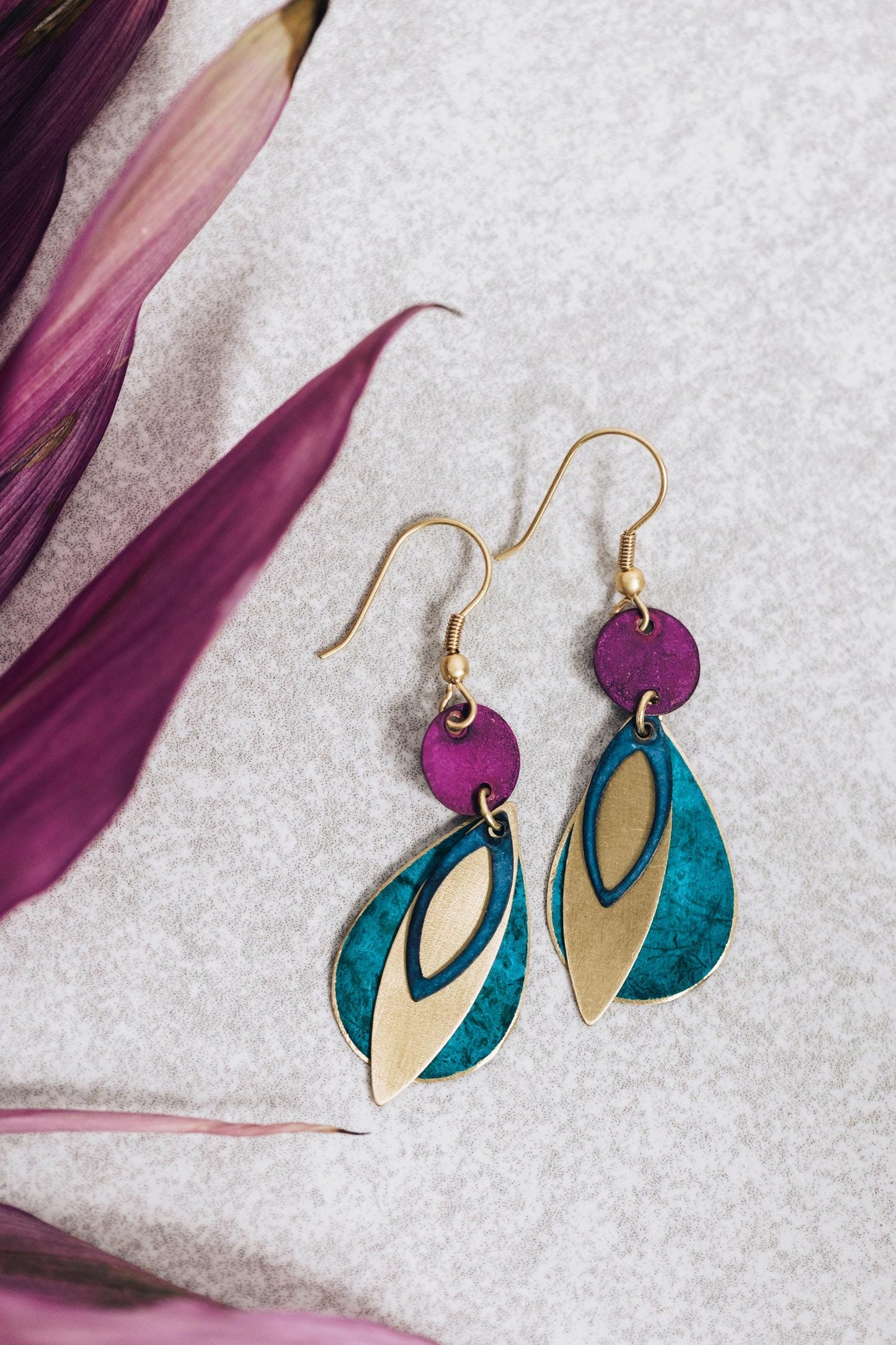 Earrings layered ovals metal 2.5L teal/gld/fuchsia