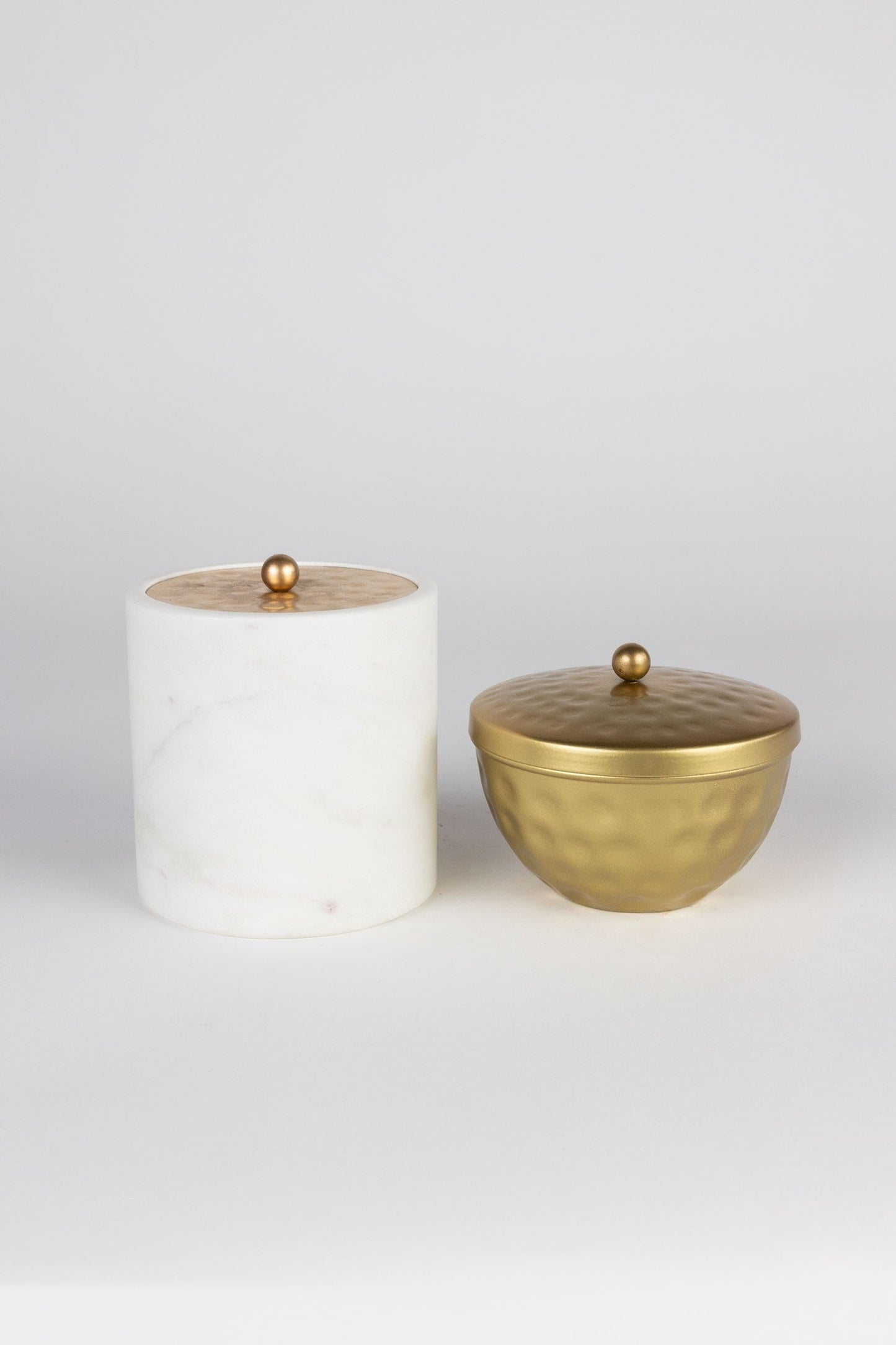 Box round trinket hammered mtl 4Dx2.5H gold color