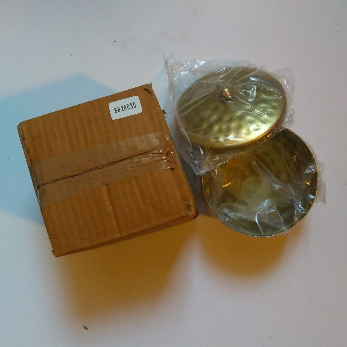 Box round trinket hammered mtl 4Dx2.5H gold color