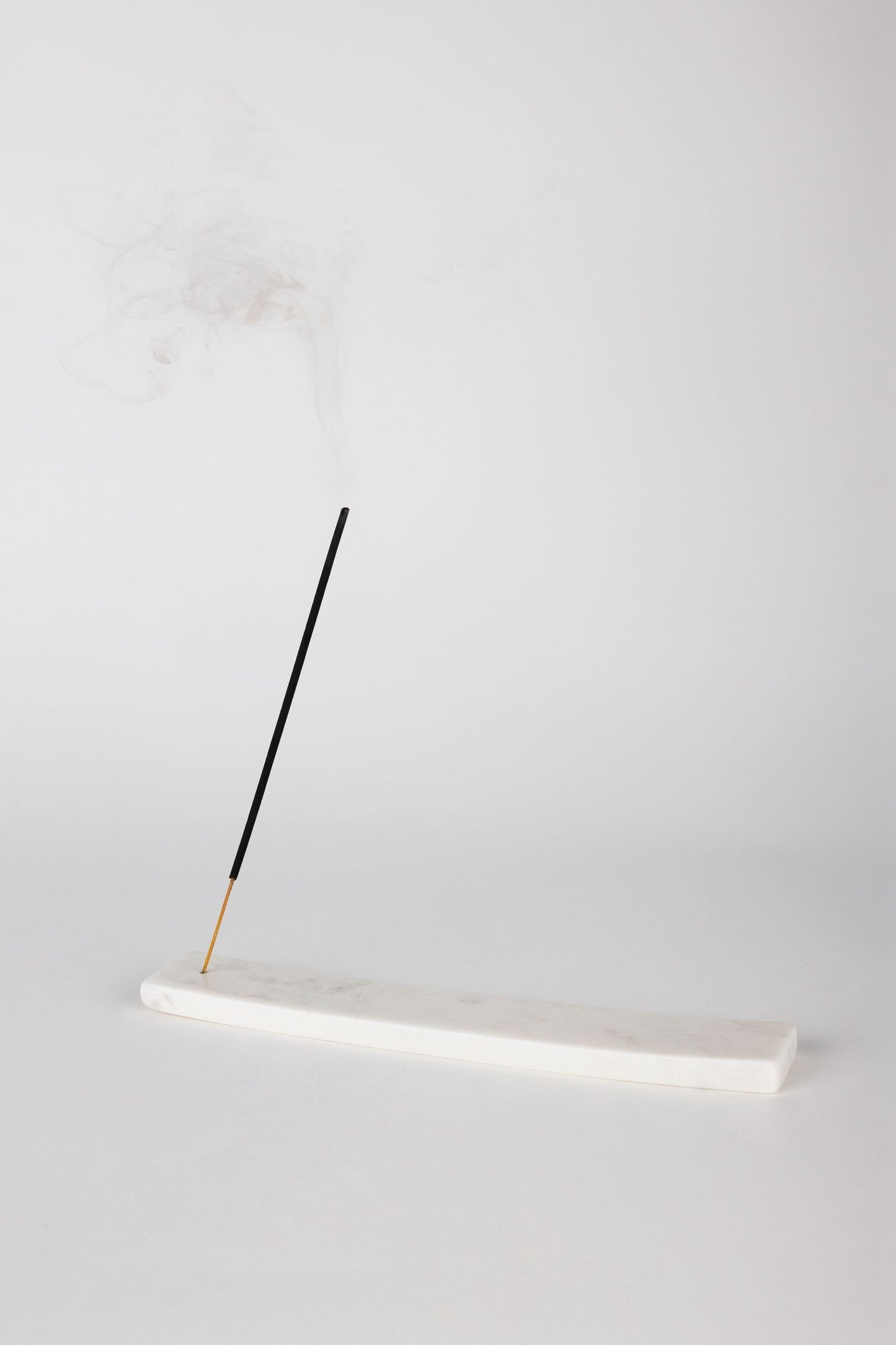 Incense holder curved marble 10Lx1.5W white/grey