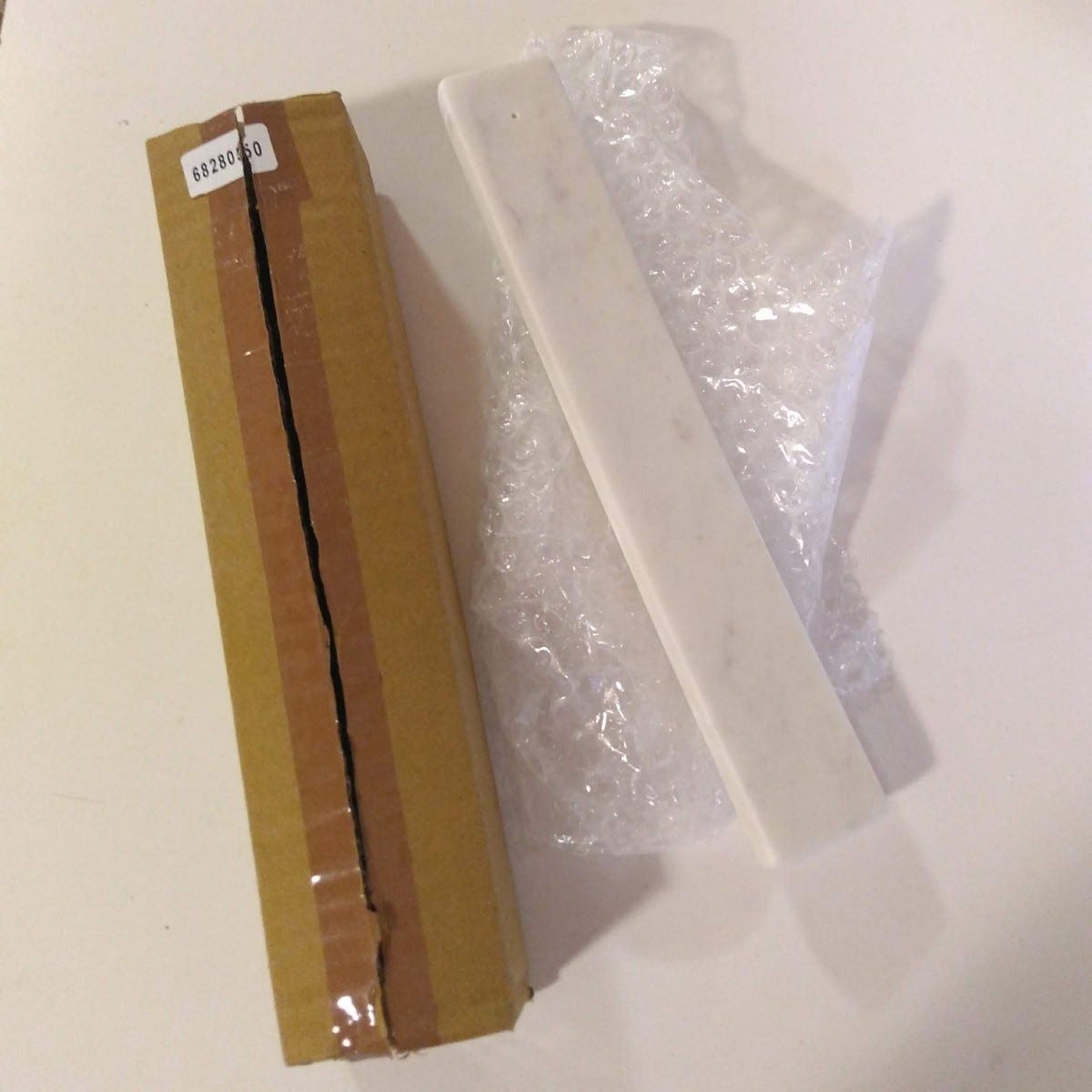 Incense holder curved marble 10Lx1.5W white/grey