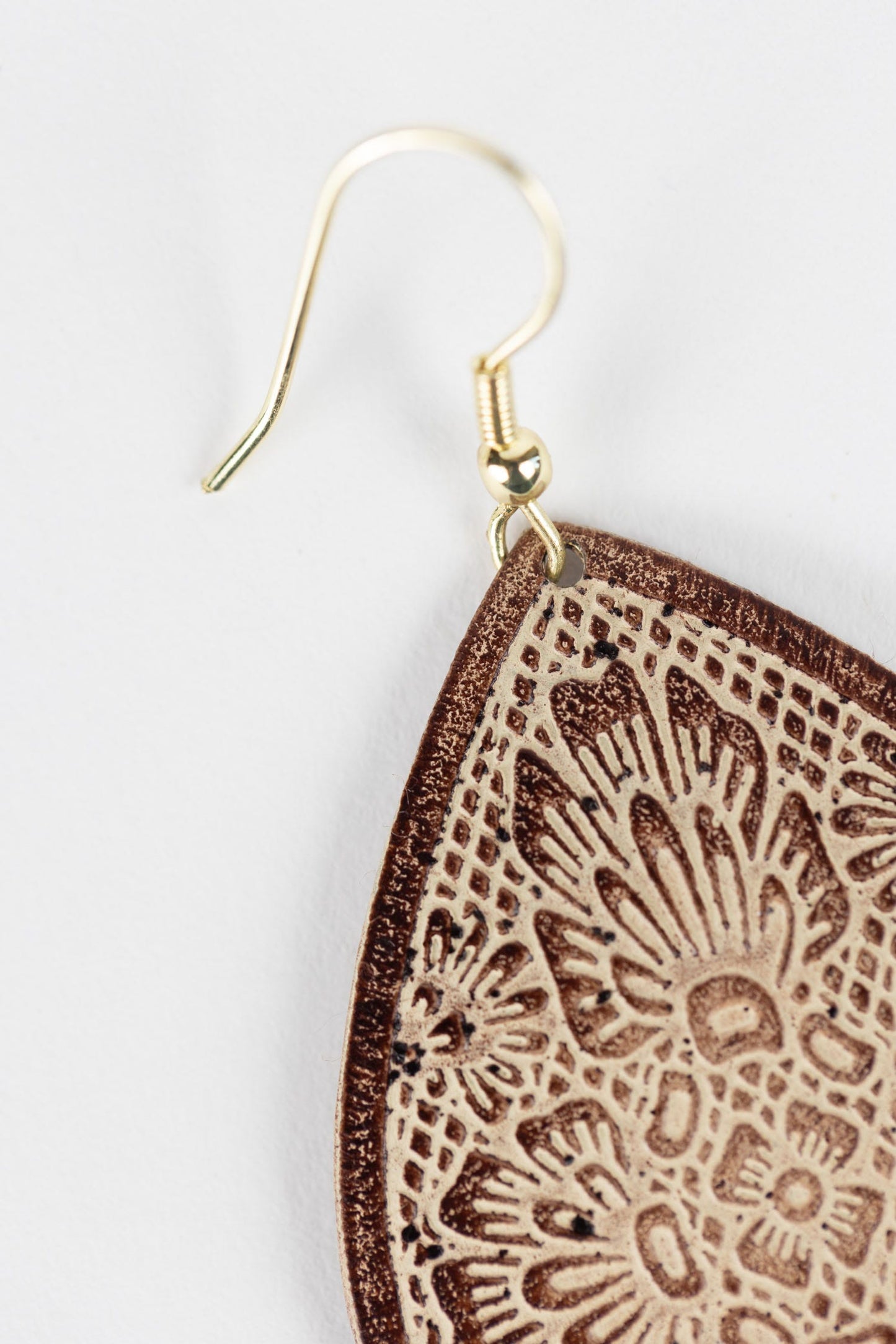 Earrings large regal teardrop embossed br 2.5L brn