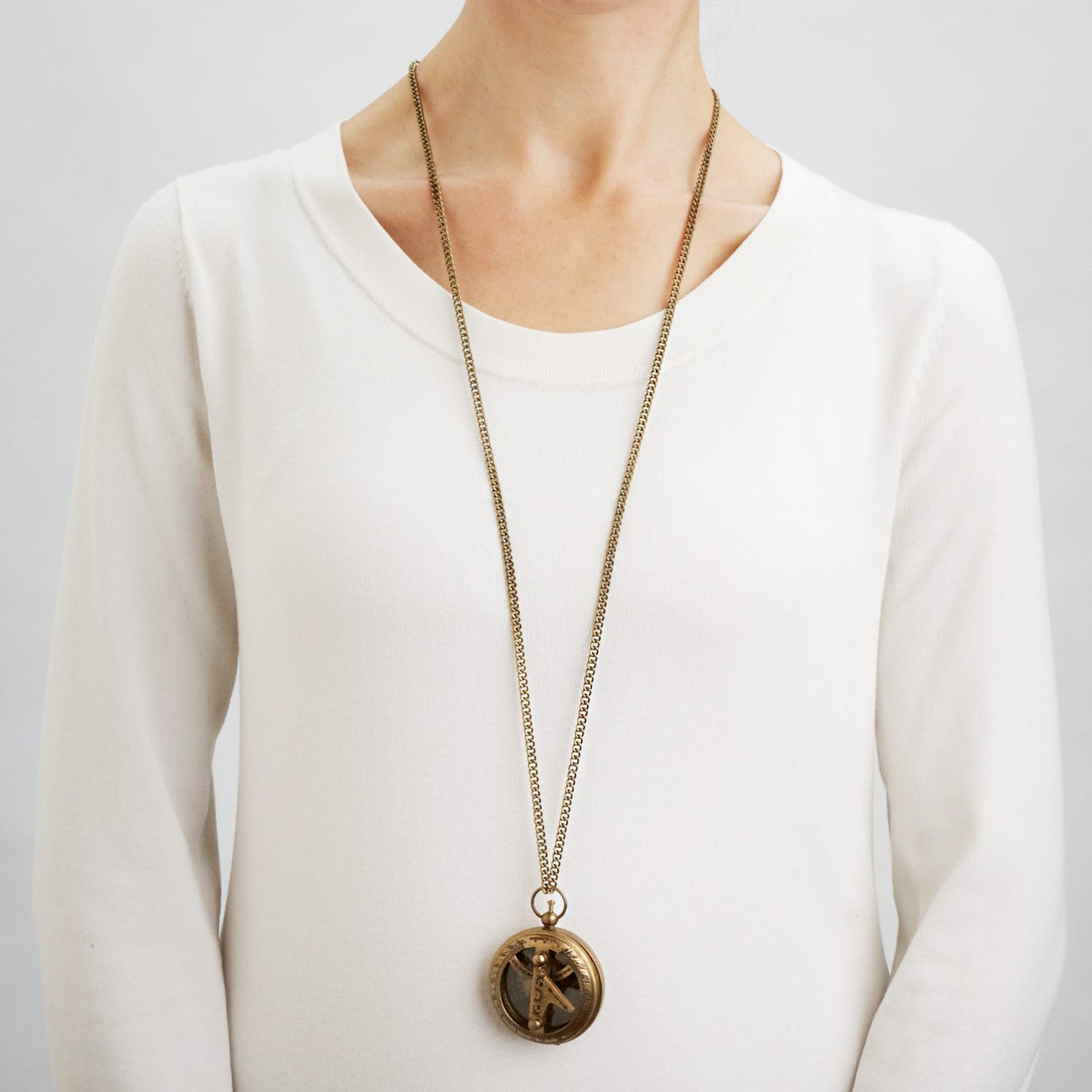 Necklace compass metal 2.25Dx36 brown