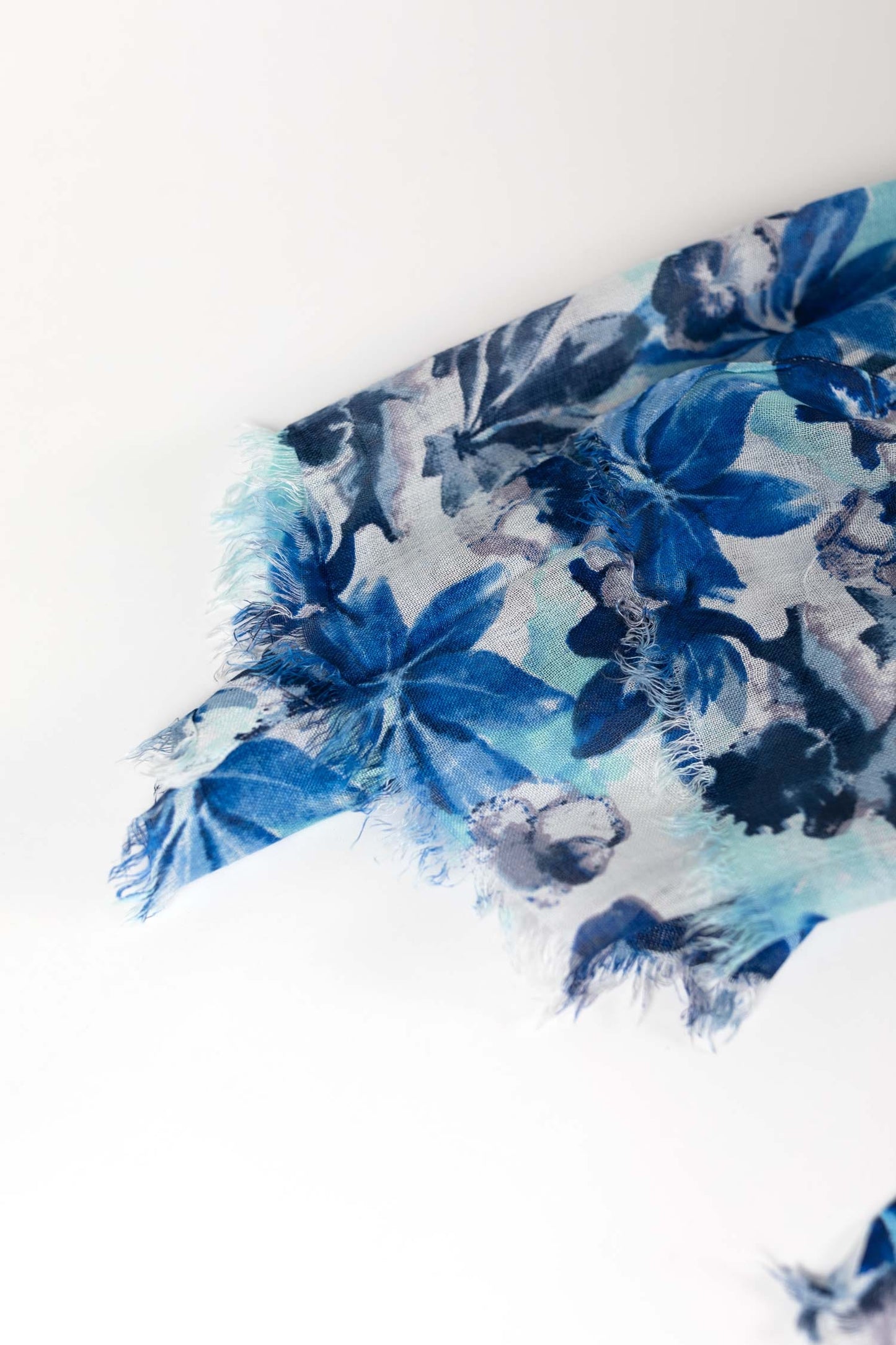 Scarf large floral viscose 72Lx28W navy/blue/cream