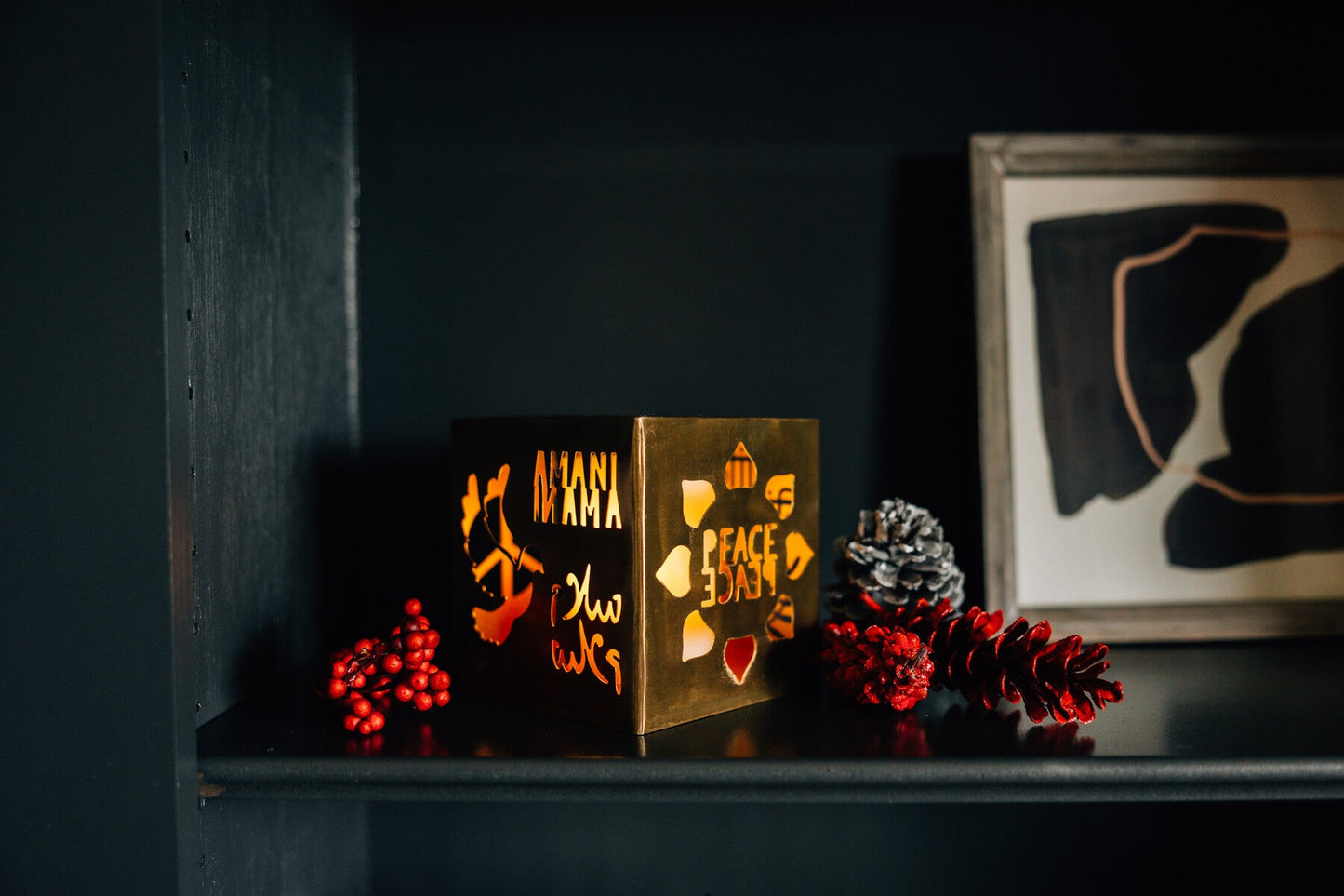 Candleholder cube PEACE iron 5sq antq brass/gld