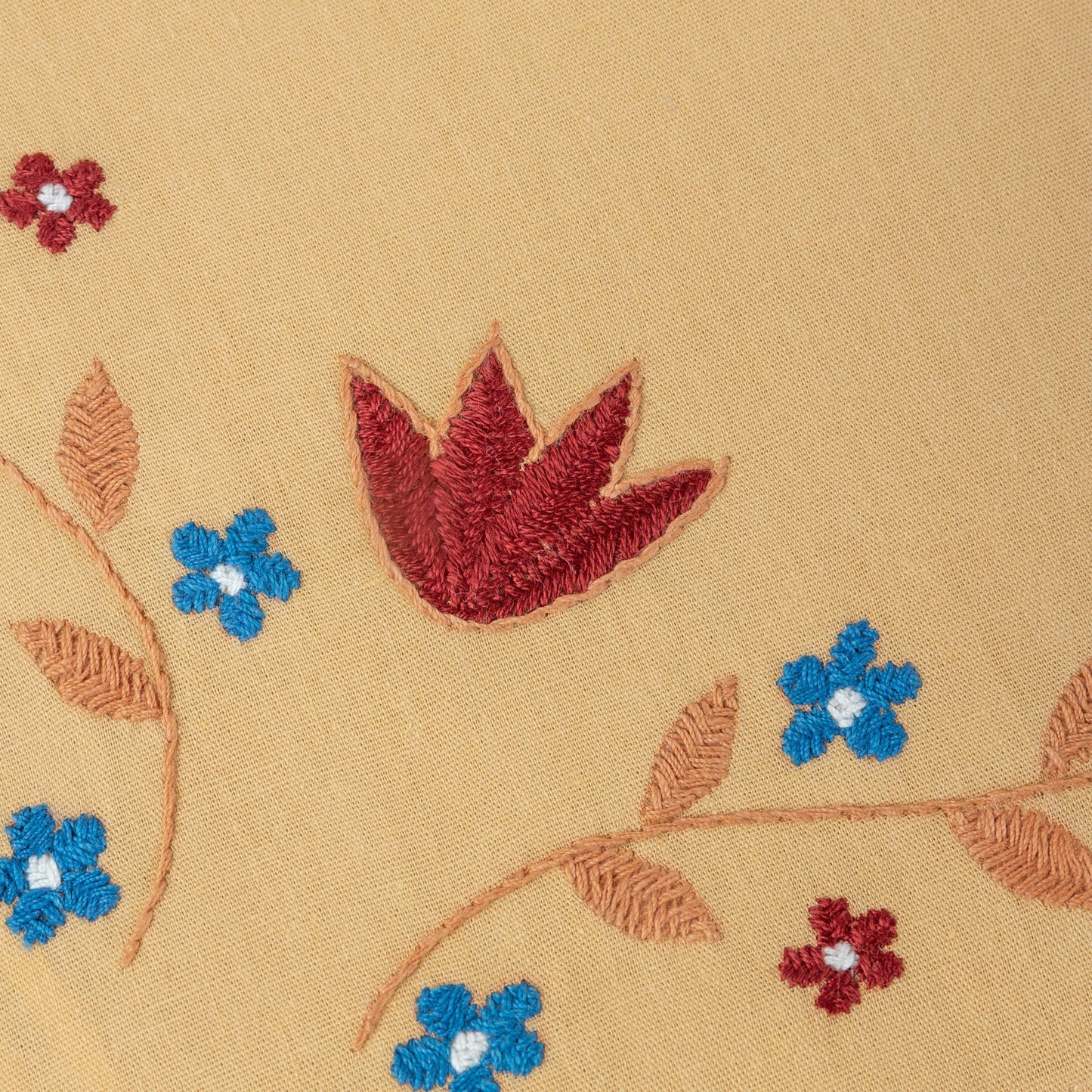 Napkin embroidered M/4 flrl cttn 20sq beige/rd/blu