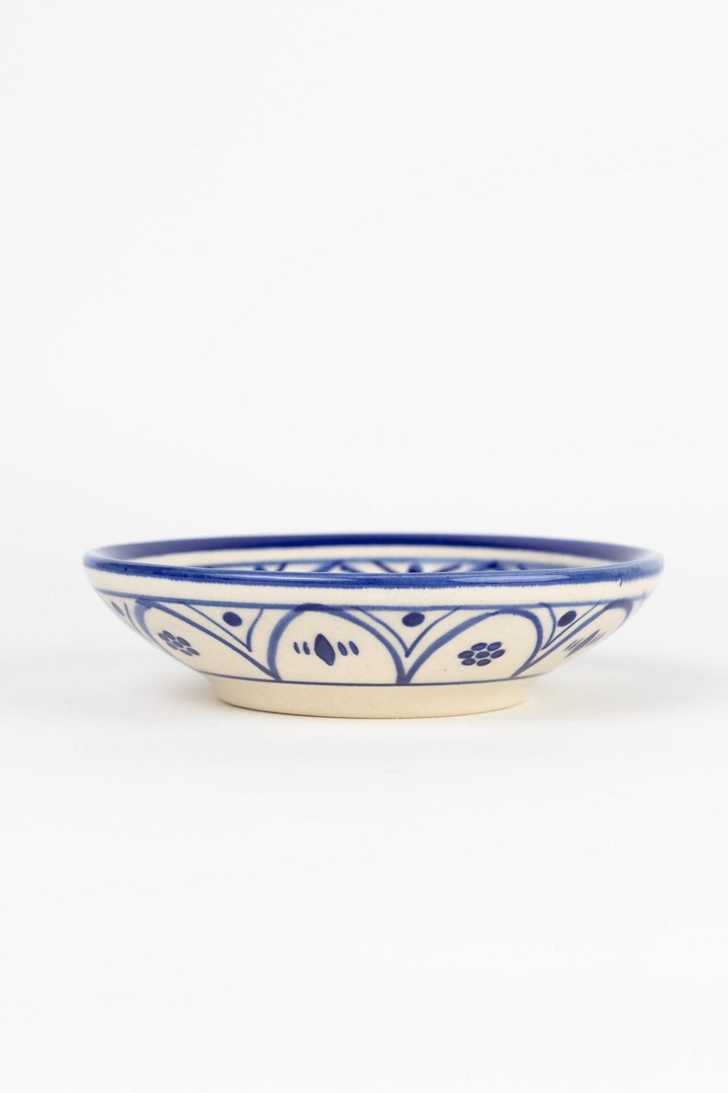 Bowl center flower ceramic 6.5Dx2H blue/white